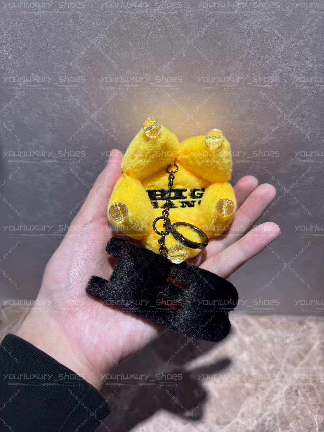 【Luxury】新加坡限定 BIGBANG 20週年皇冠吊飾 紀念吊飾 演唱會 收藏 應援物 大聲 太陽 權志龍 GD G-DRAGON 巡迴演場會 BIGBANG 2026-2027 WORLD TOUR 東永裴 姜大聲 亞洲巡迴 發糕 小發糕
