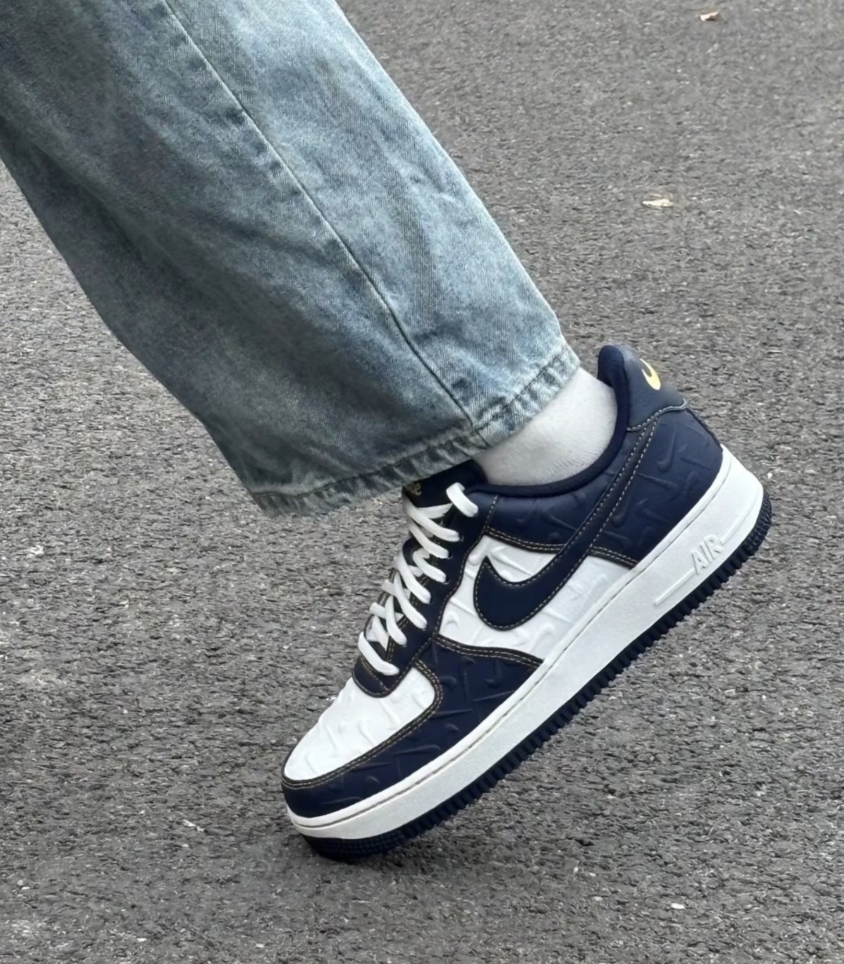 【APAIR】預購 NIKE AIR FORCE 1 '07 海軍藍 滿版勾勾 立體浮雕 車縫 IX7257-133