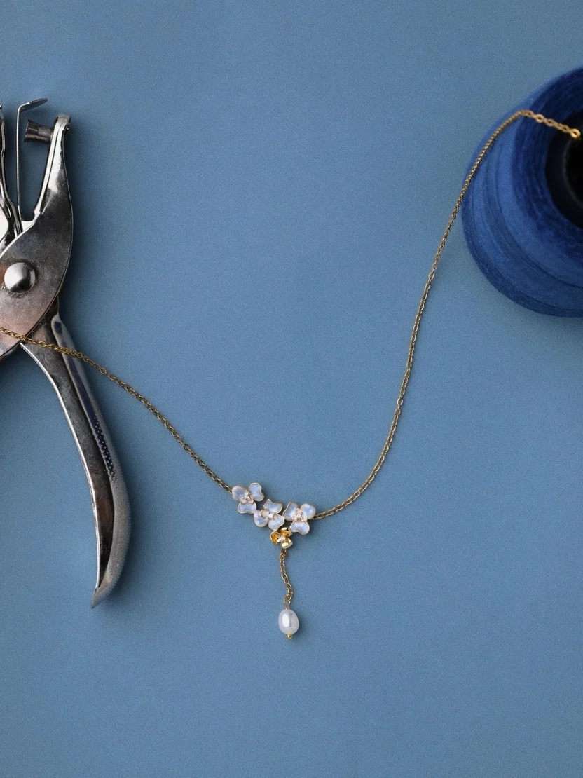 EP Flora Small Flower Necklace - Pearl (FN005)