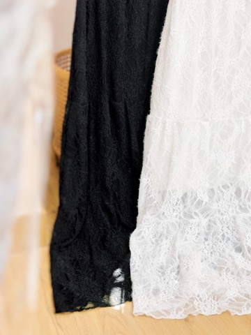 兩色 / 絨毛雕花蕾絲蛋糕半身長裙 / Flocked Floral-Lace Tiered Maxi Skirt