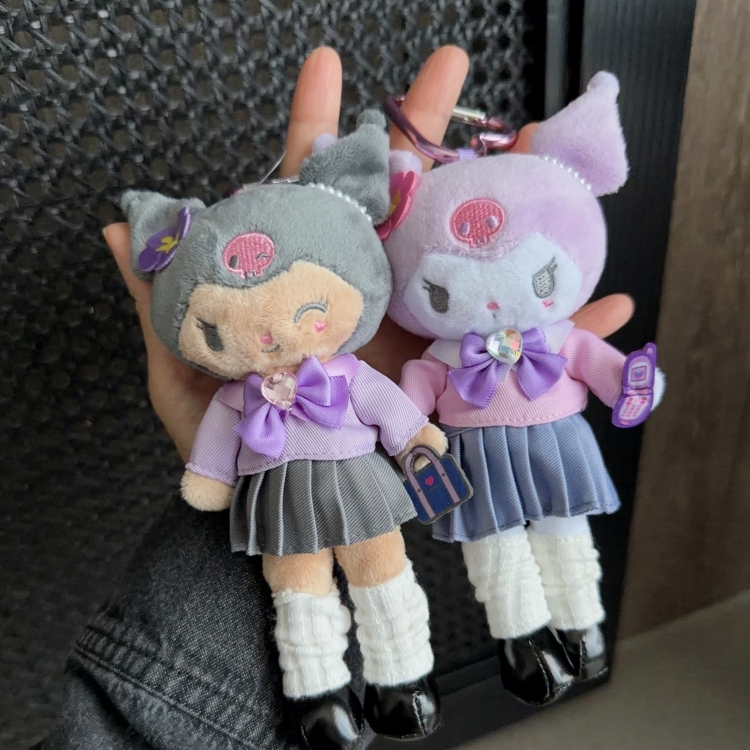 日本 SANRIO 庫洛米 長腳掛飾 高校制服 烤焦 702674