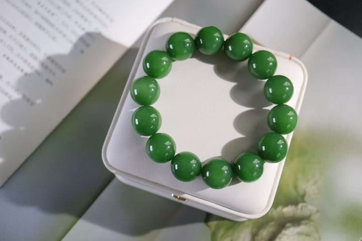 和田玉碧玉陽綠貓眼手串 (15mm直徑),天然和田玉軟玉