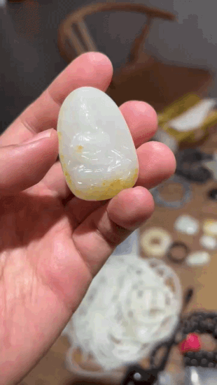 10575 和田玉籽料灑金皮觀音