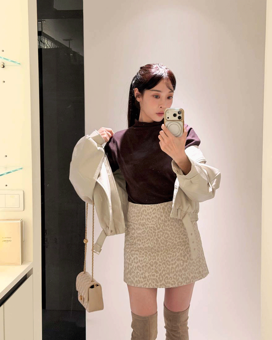 LINA LINA調味舒芙蕾純色微立領親膚上衣-深紫