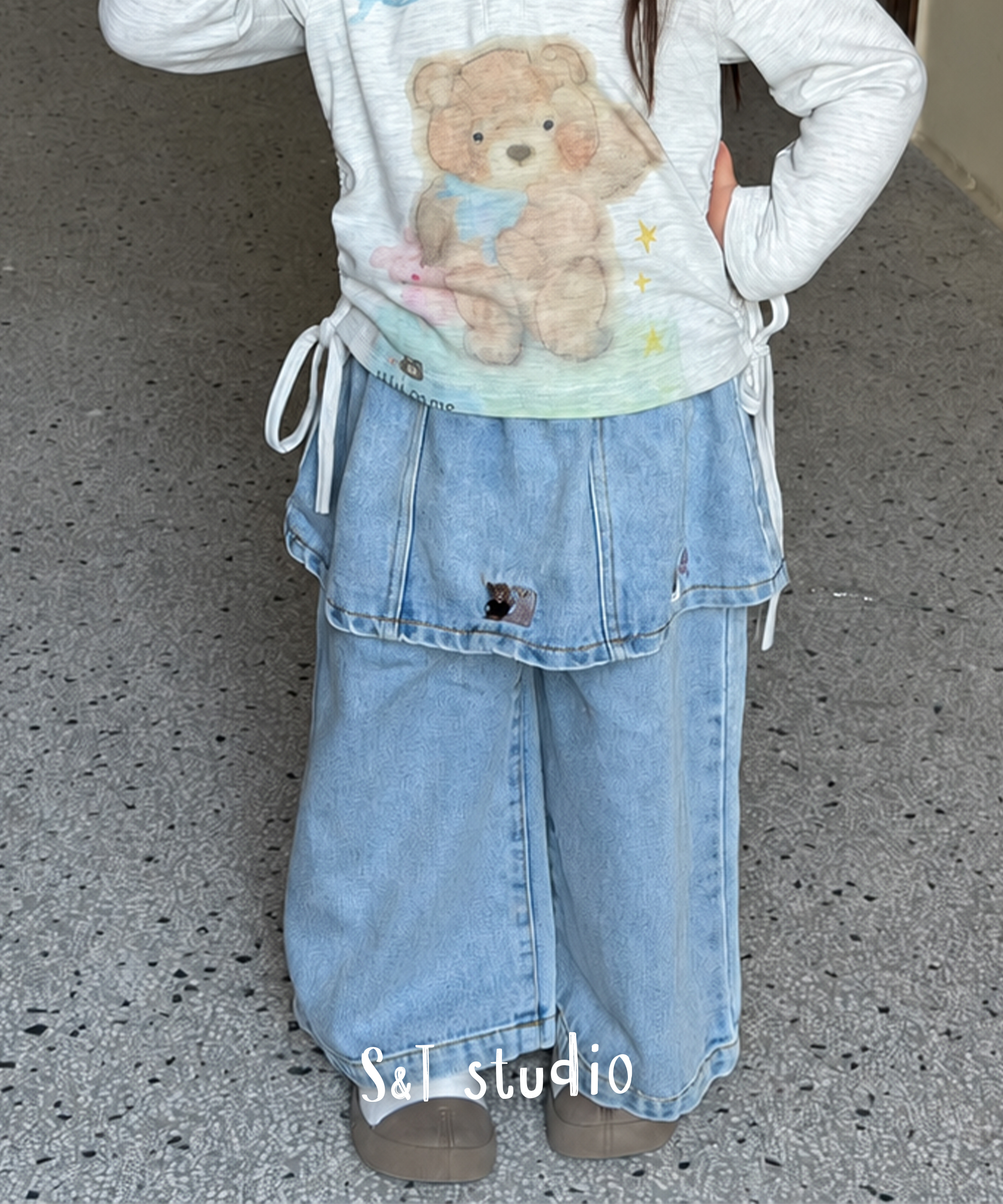 韓系刺繡裙襬拼接牛仔寬褲(90-130)
