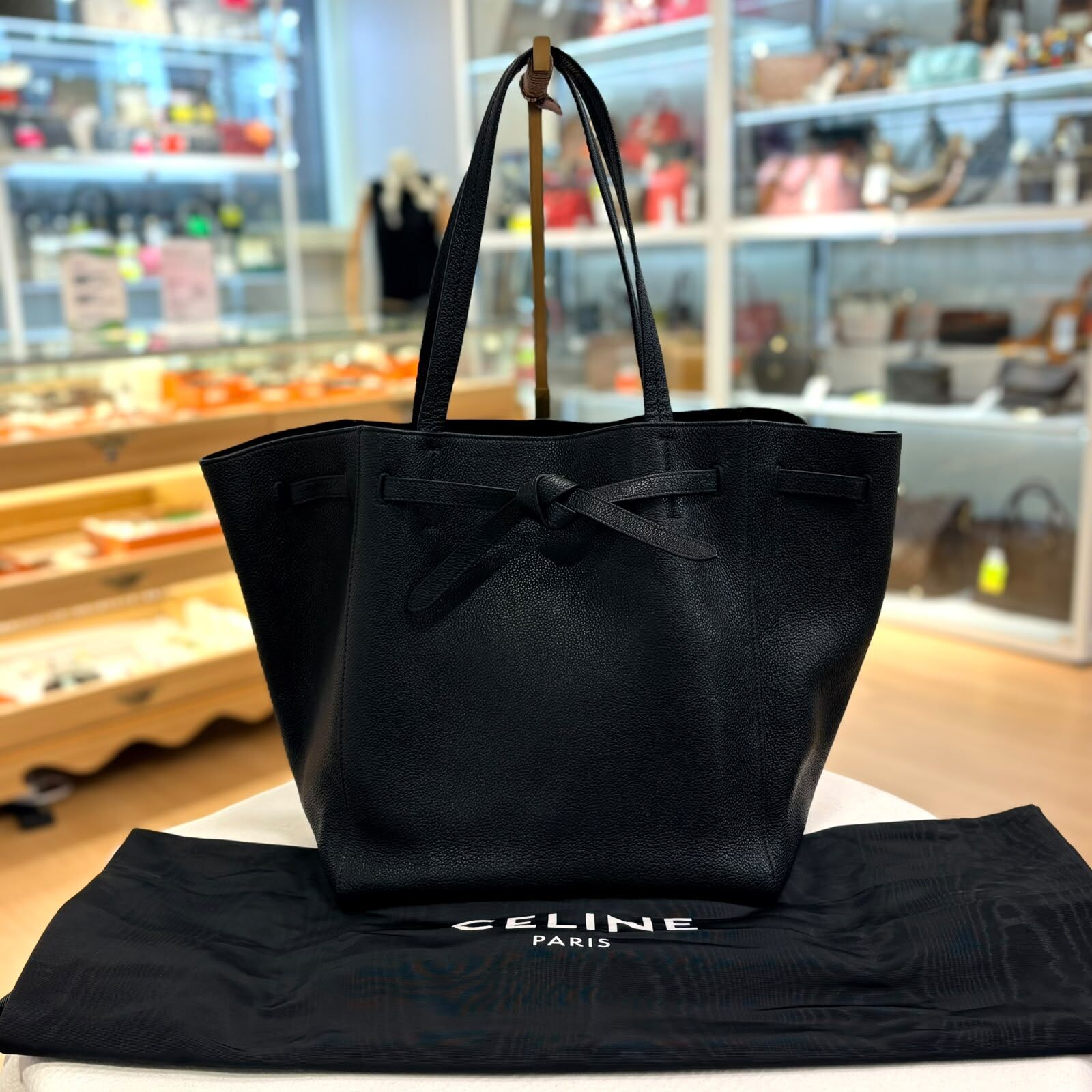99%NEW USED CELINE單肩包, 黑色荔枝牛皮, Small Cabas Phantom with Belt in Black Grained Calfskin #香榭站正品