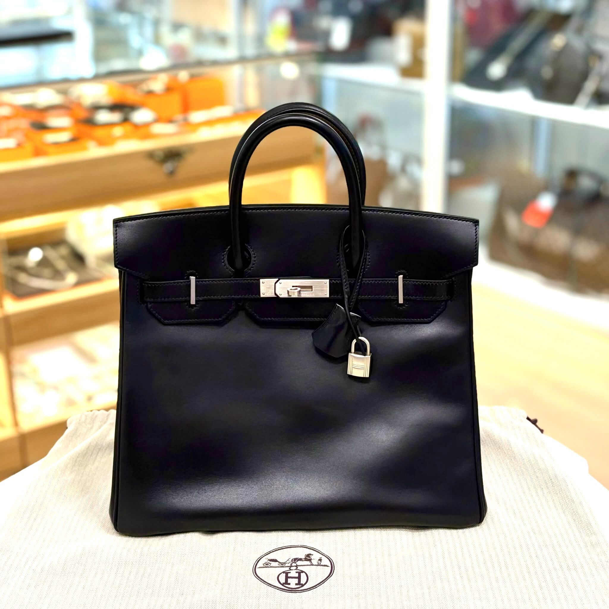 99%NEW USED HERMES BIRKIN HAC 32, 黑色BOX皮, 磨砂銀扣, Black Box Calfskin, PHW, #B32 #香榭站正品