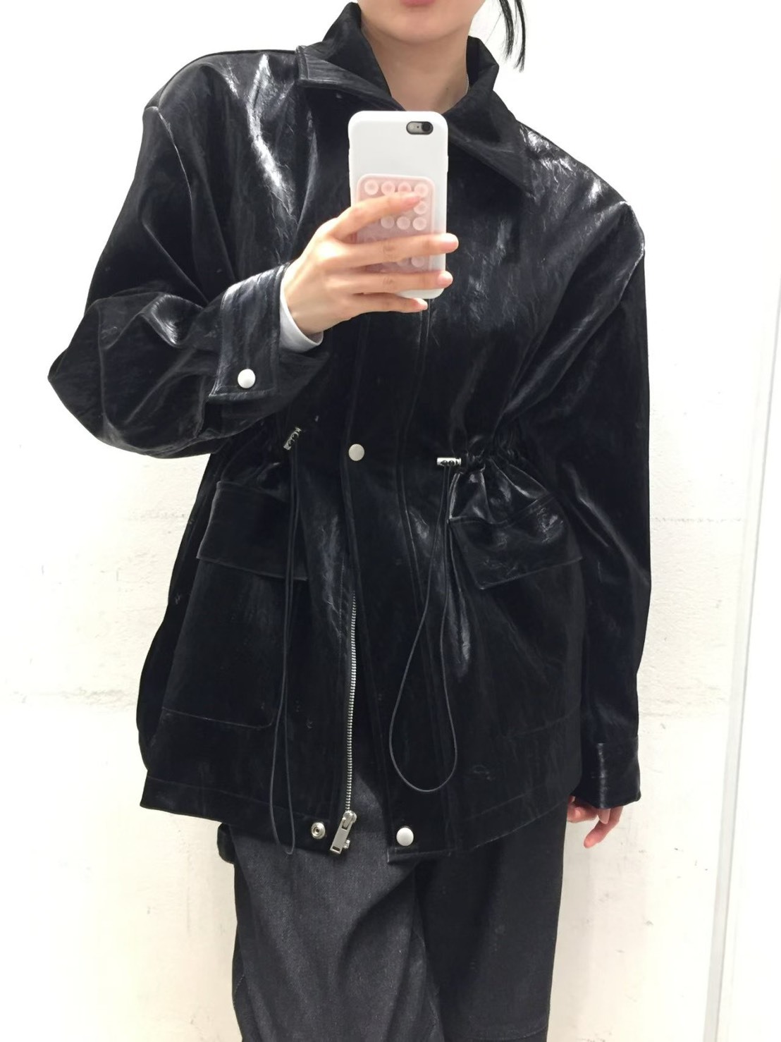 黑色收腰光澤夾克