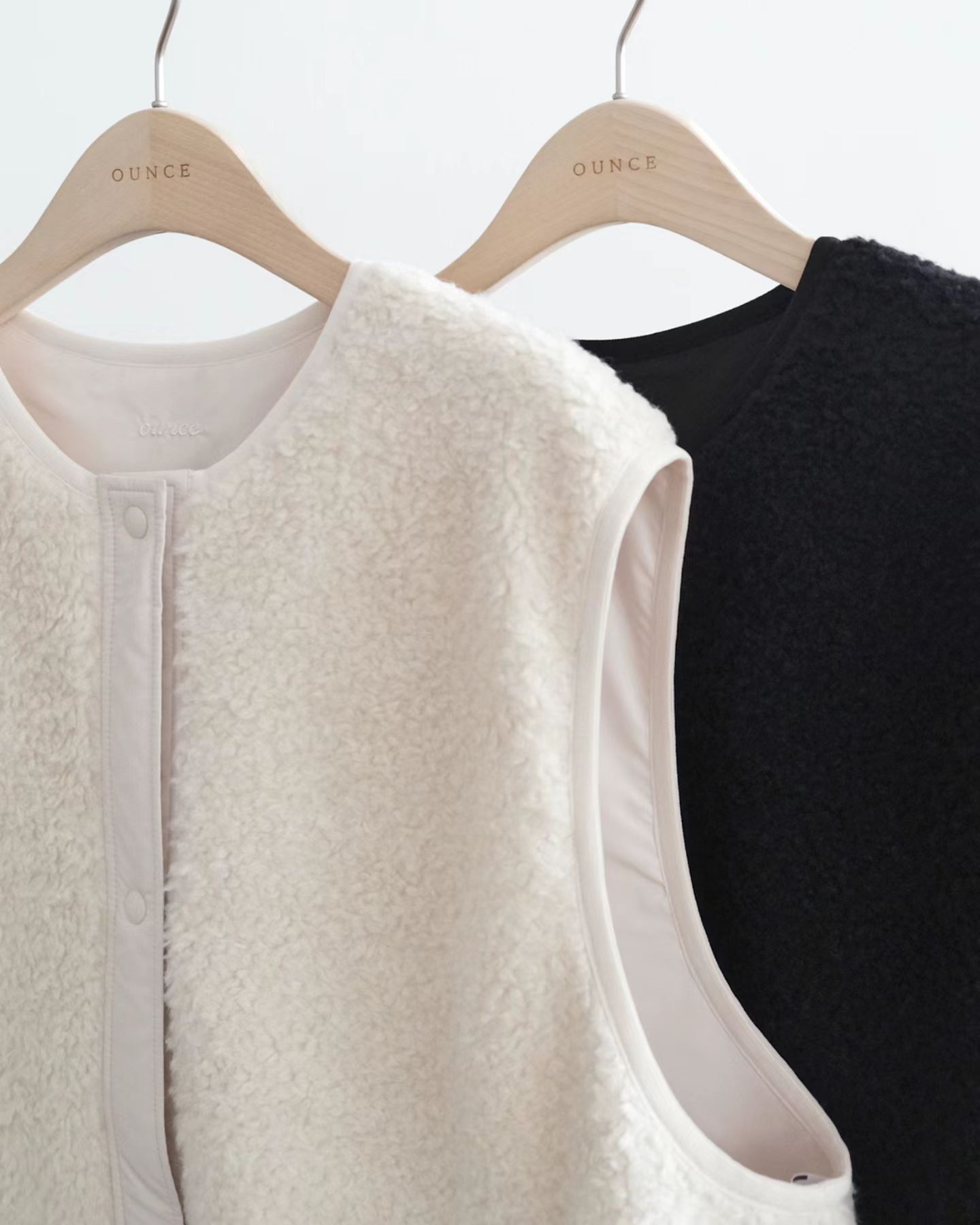 OU2602 wool reversible vest