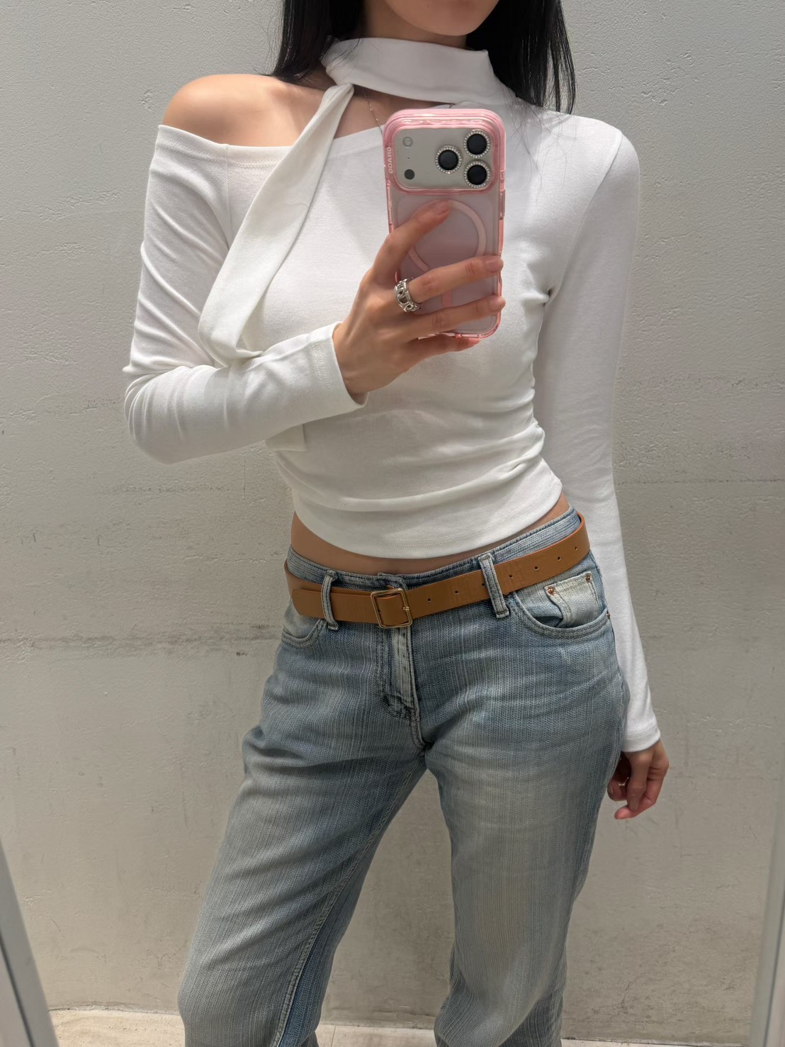 單肩洞領巾上衣