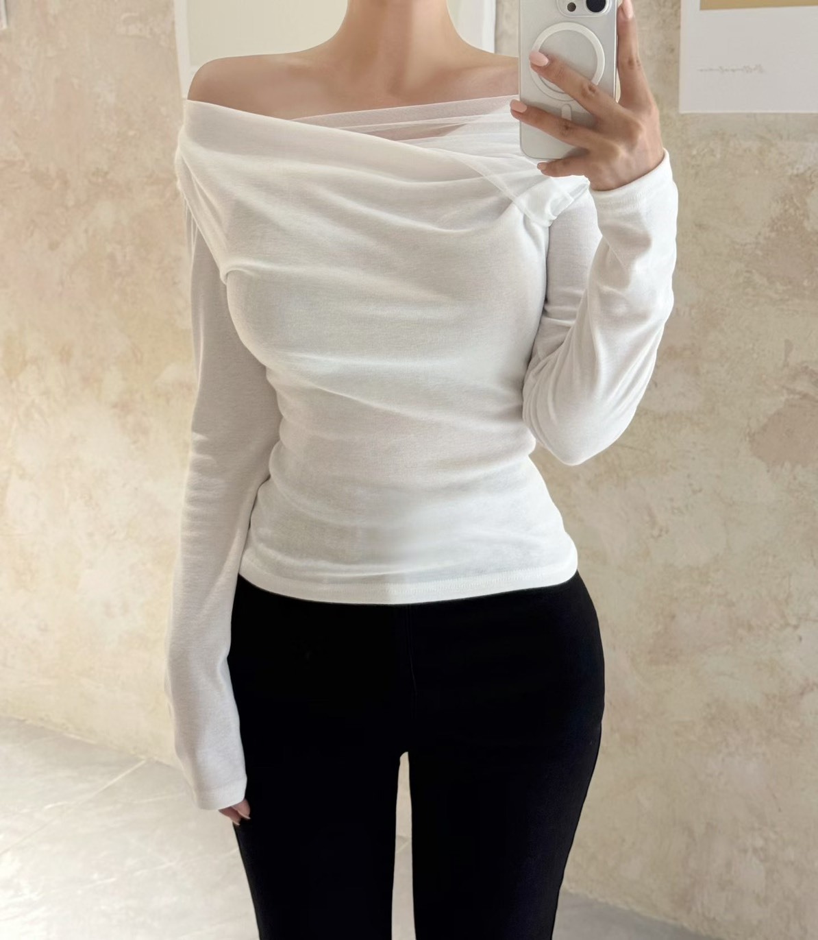 紗層露肩垂墜上衣