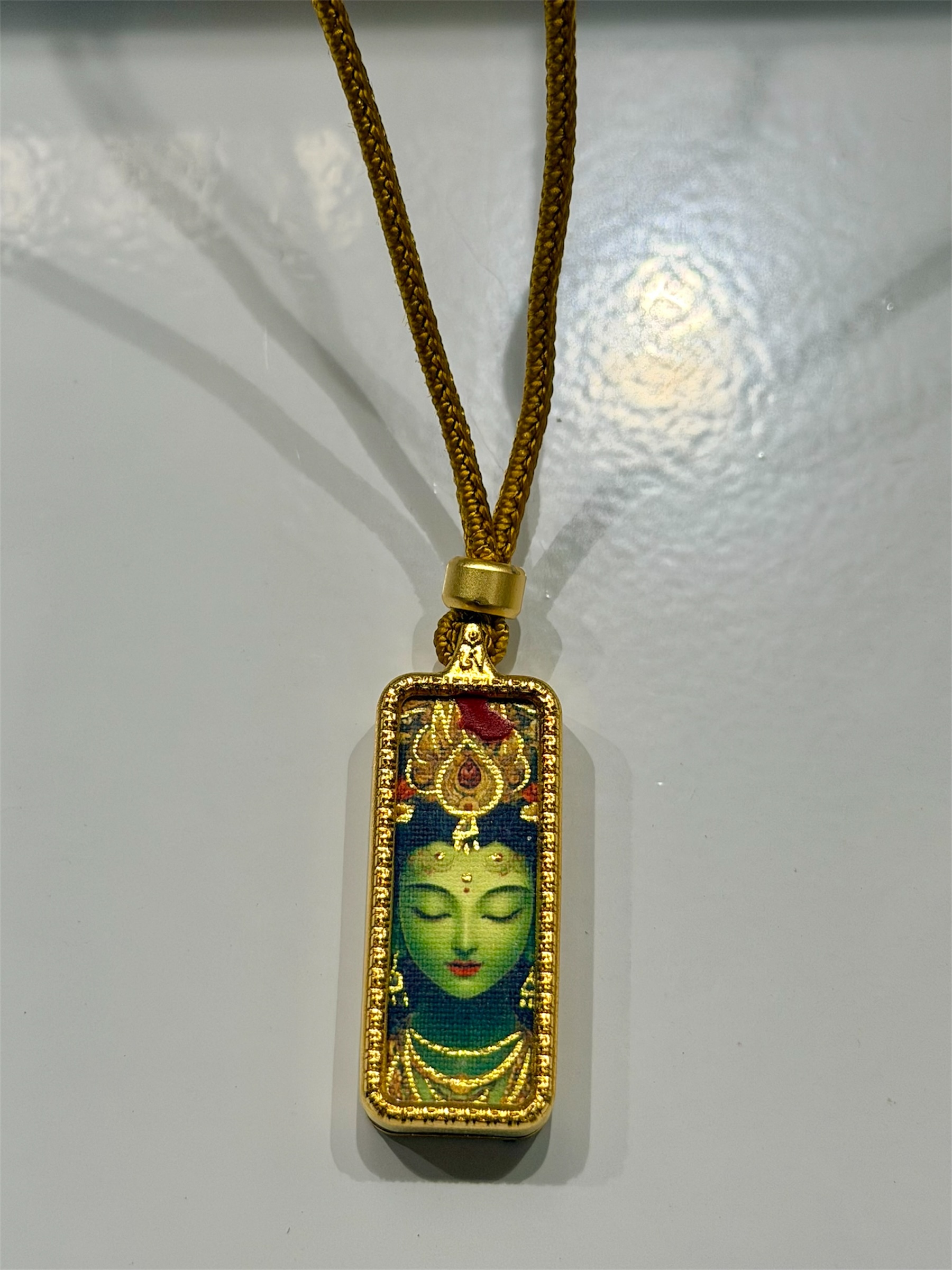 A21 綠度母唐卡吊牌 12x30mm (經師傅開光)