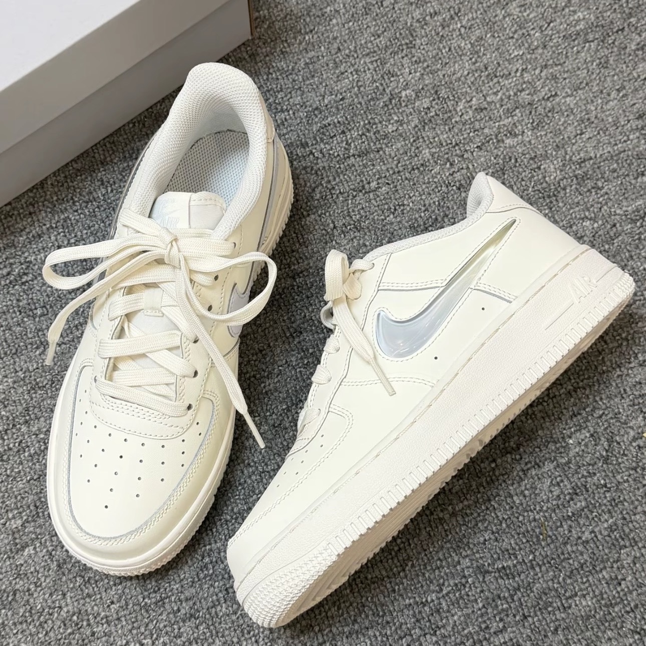 NIKE AIR FORCE 1 JES GS 白色 淺藍 果凍勾 大童鞋 IR0595-101