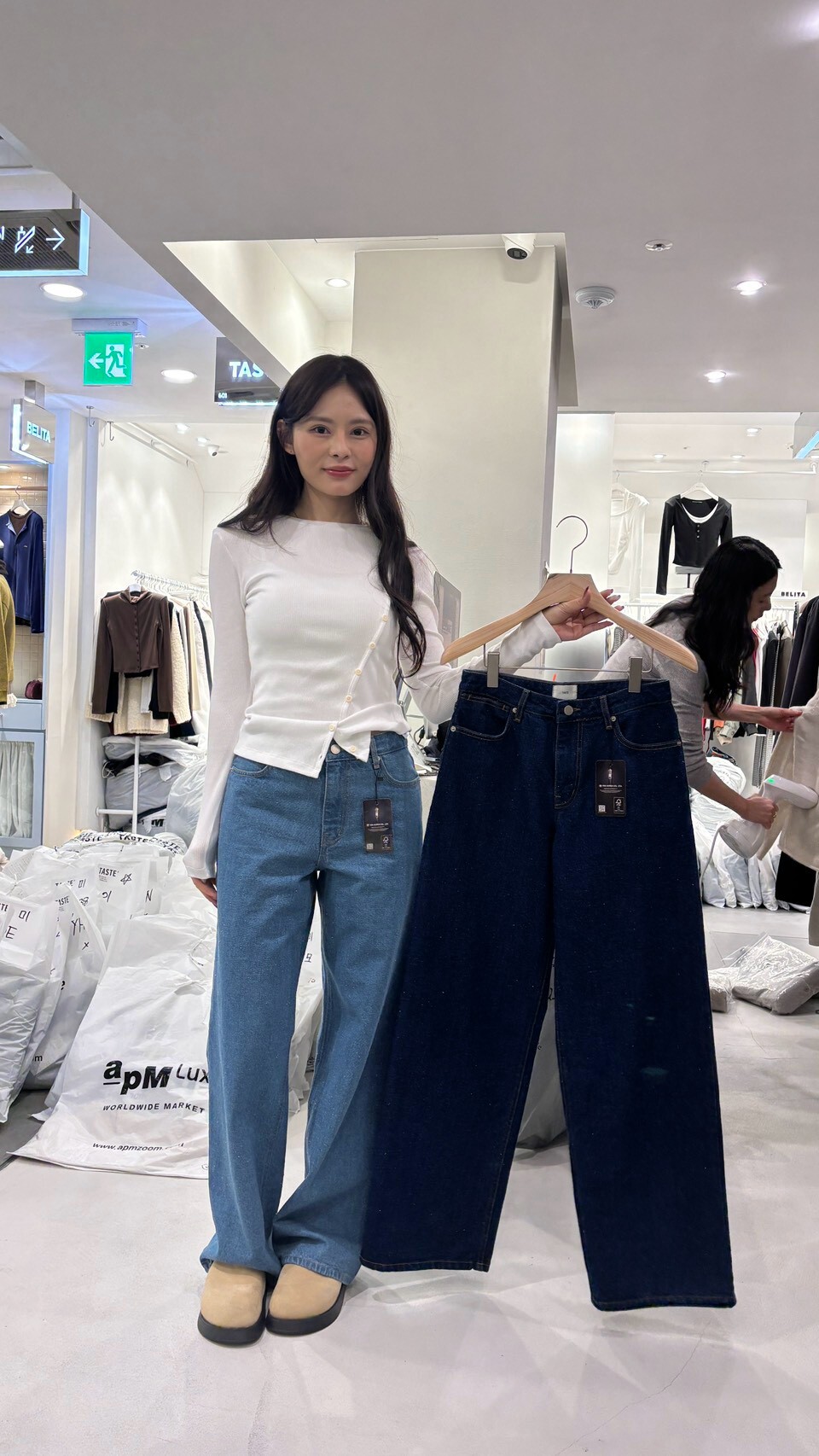 TT7208 寬版直筒牛仔褲