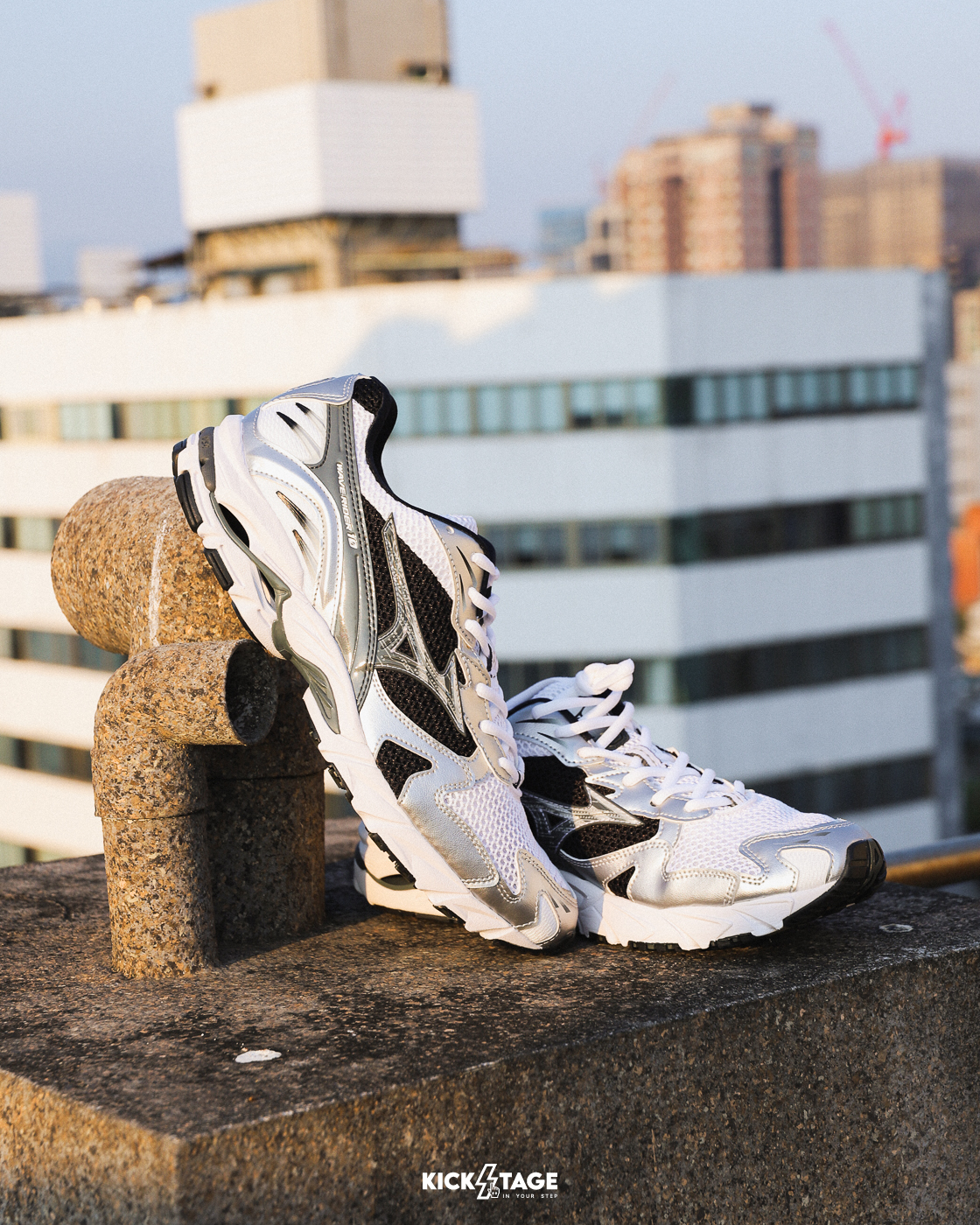 男女鞋 MIZUNO WAVE RIDER 10 白銀黑 復古 緩震 耐磨 慢跑 休閒鞋【D1GA210405】