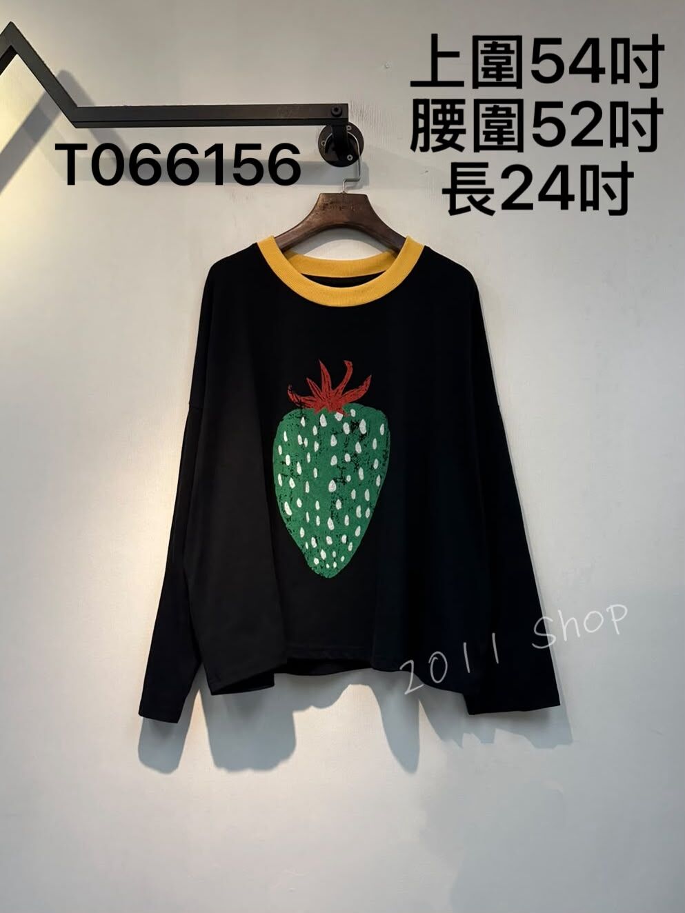 出口日本圓領拼色草莓印花TOP  上圍54吋 腰圍52吋 長24吋  T066156