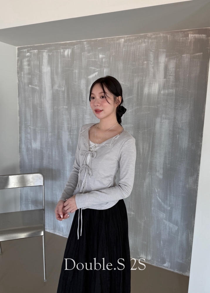 奶油系!蕾絲綁帶假兩件上衣*2色