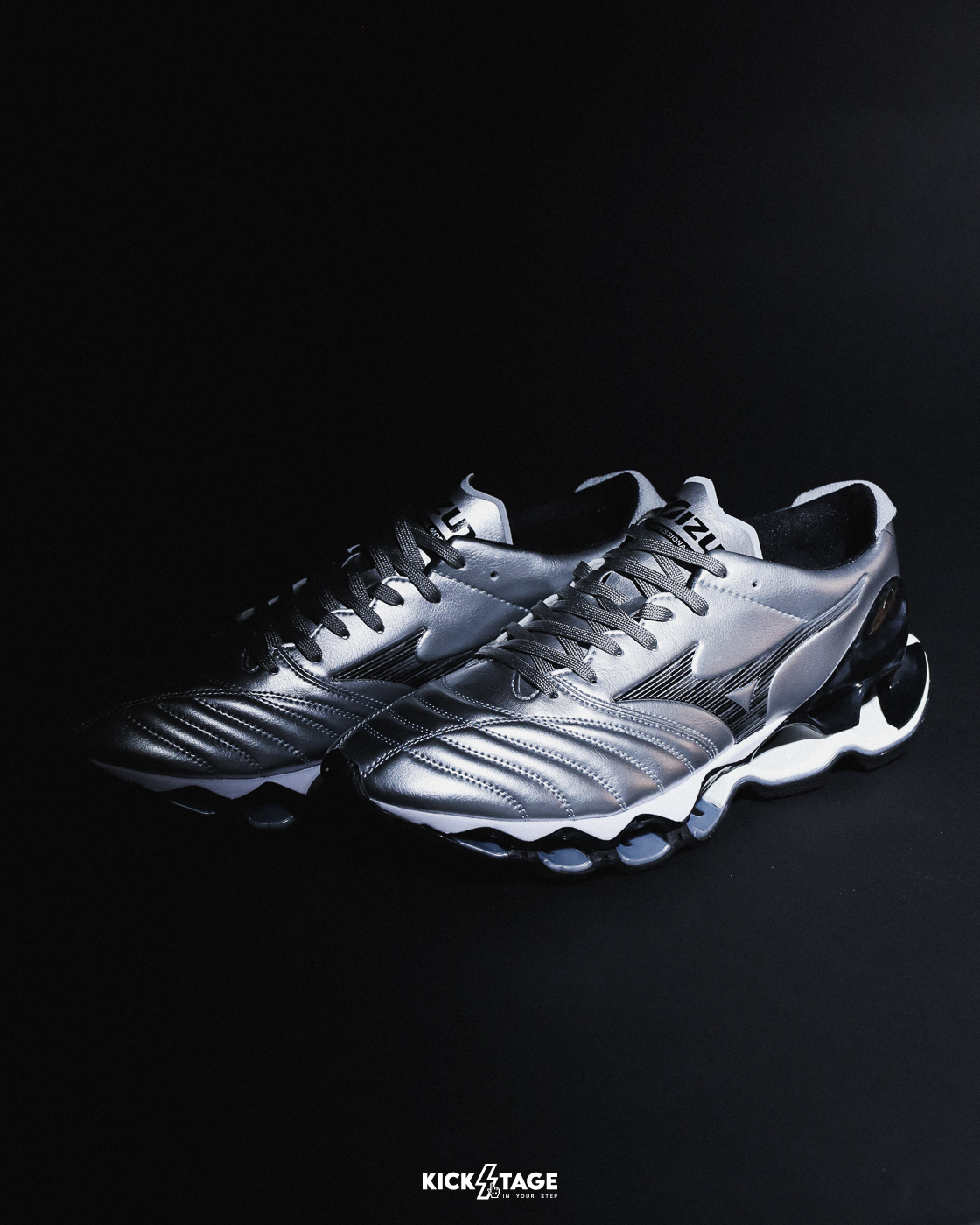 男女鞋 MIZUNO WAVE PROPHECY MORELIA NEO 銀黑 金屬感 皮革 復古 緩震 耐磨 慢跑 休閒鞋【D1GA255103】