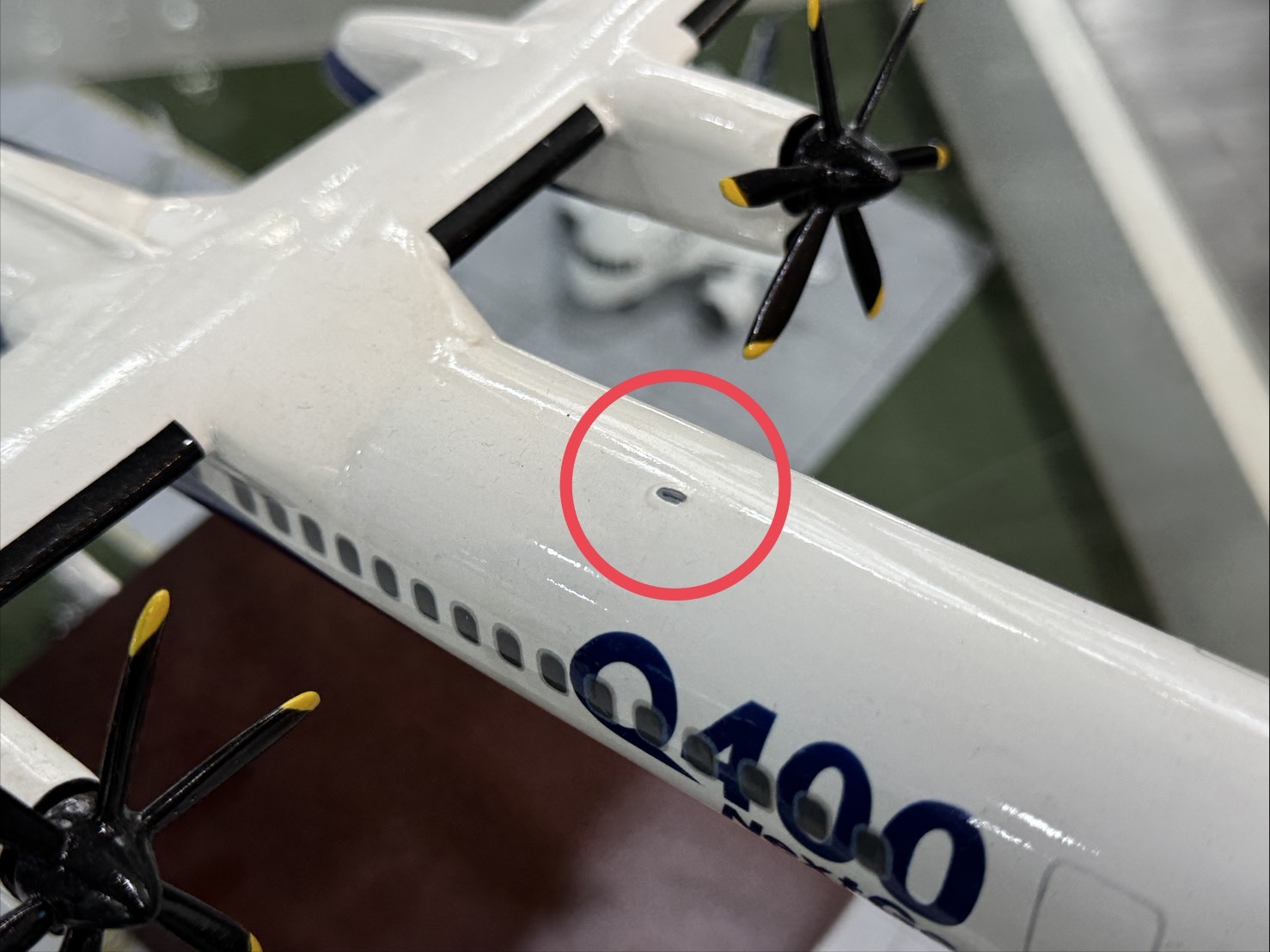 1/72 Bombardier Dash8-Q400 House Colors