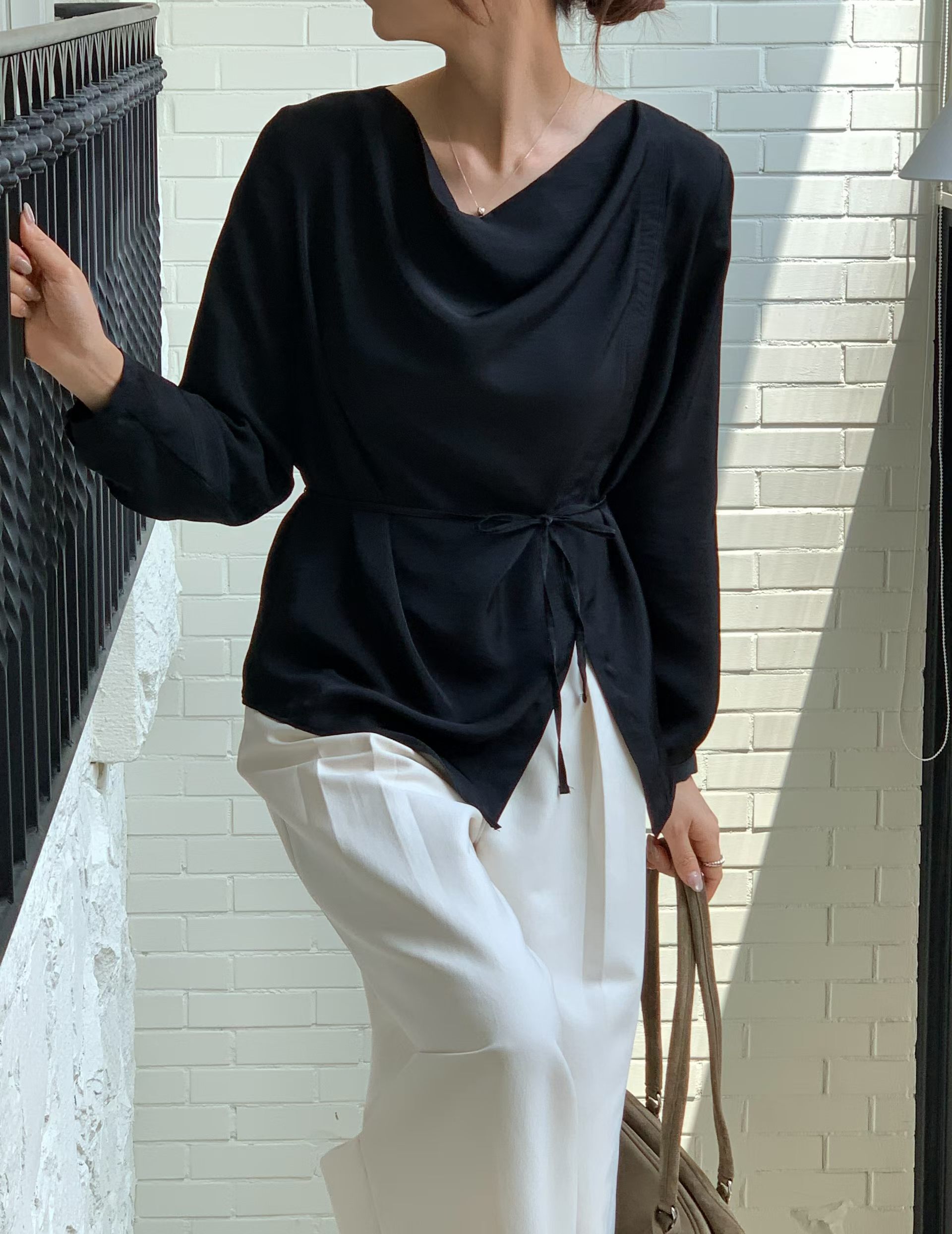 WW26101 Cowl Neck BL