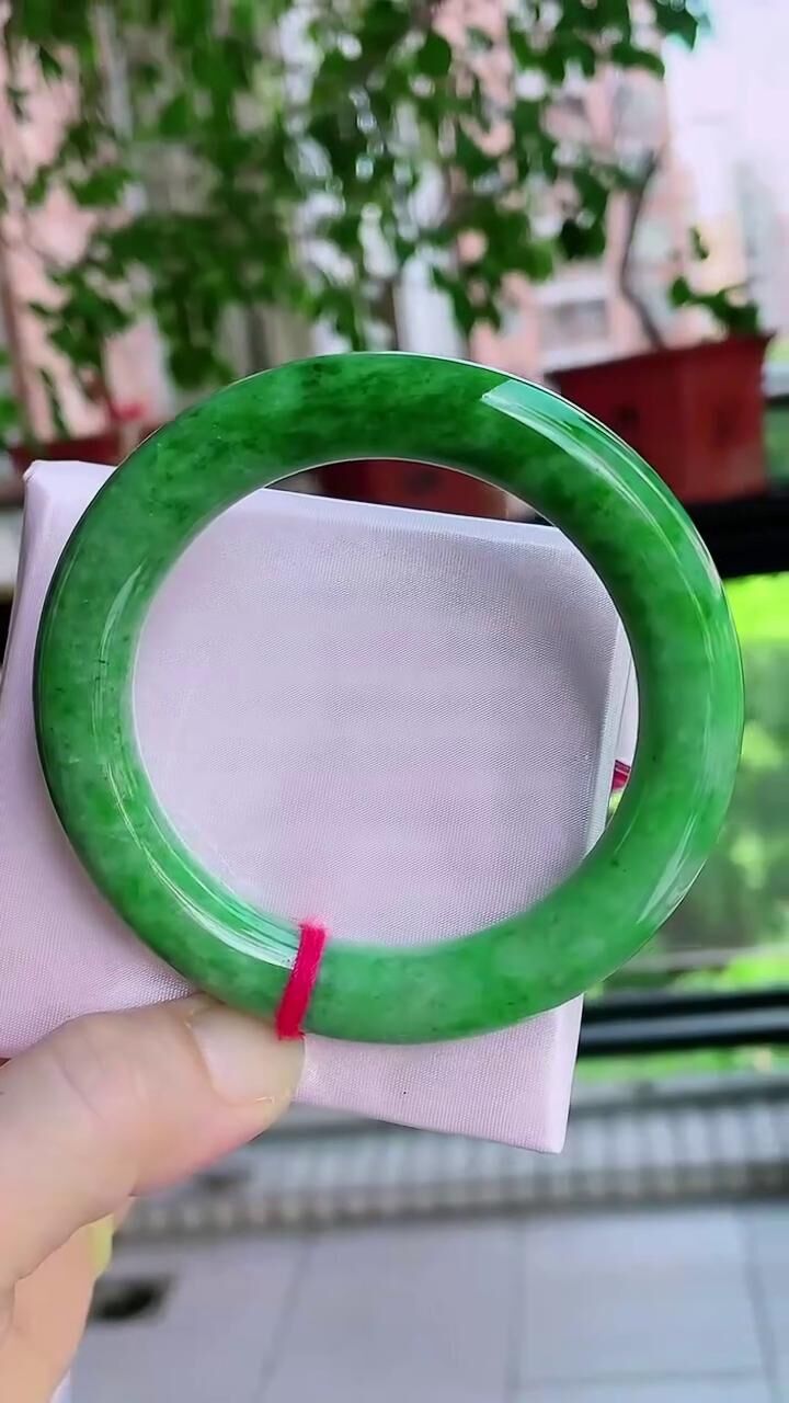 辣綠圓條翡翠手鐲,天然翡翠A玉, 緬甸玉, Jade, Jadeite