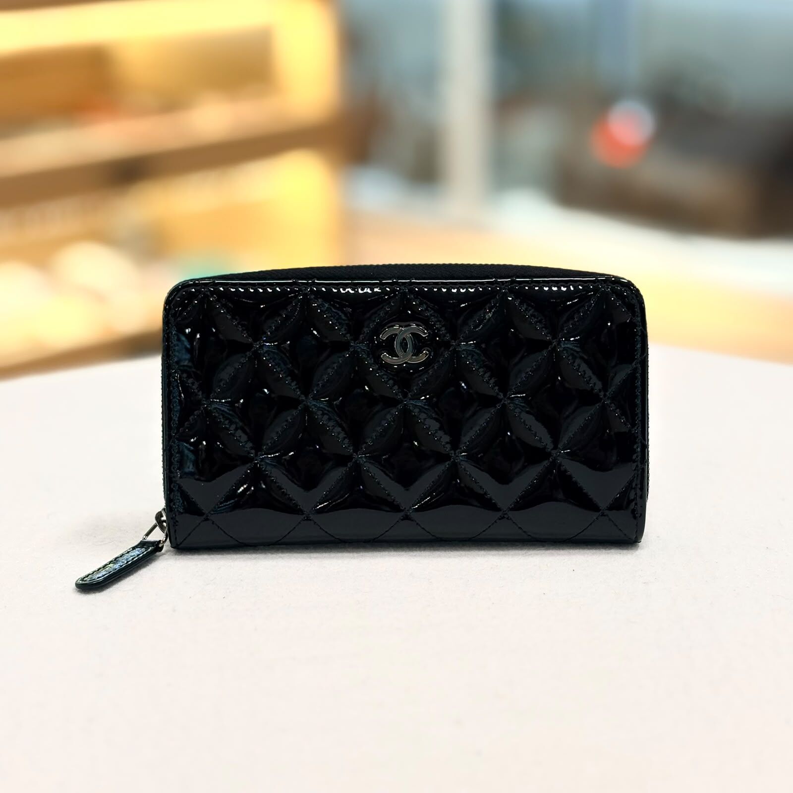 未使用品 UNUSED CHANEL WALLET, 中型銀包, A80189, 黑色漆皮銀扣, #香榭站正品