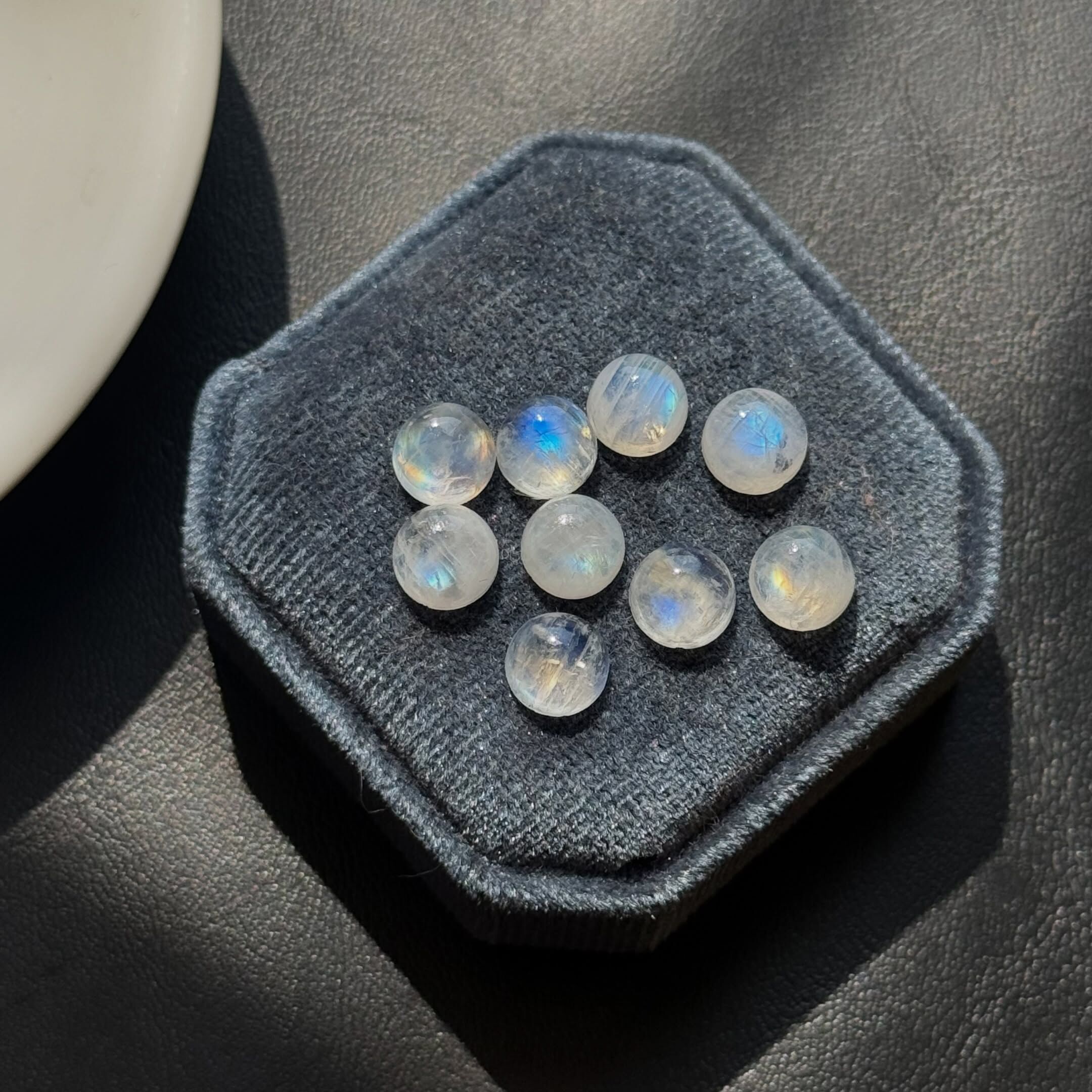 [原石] 月光石 水晶蛋面 約 7x7x3mm