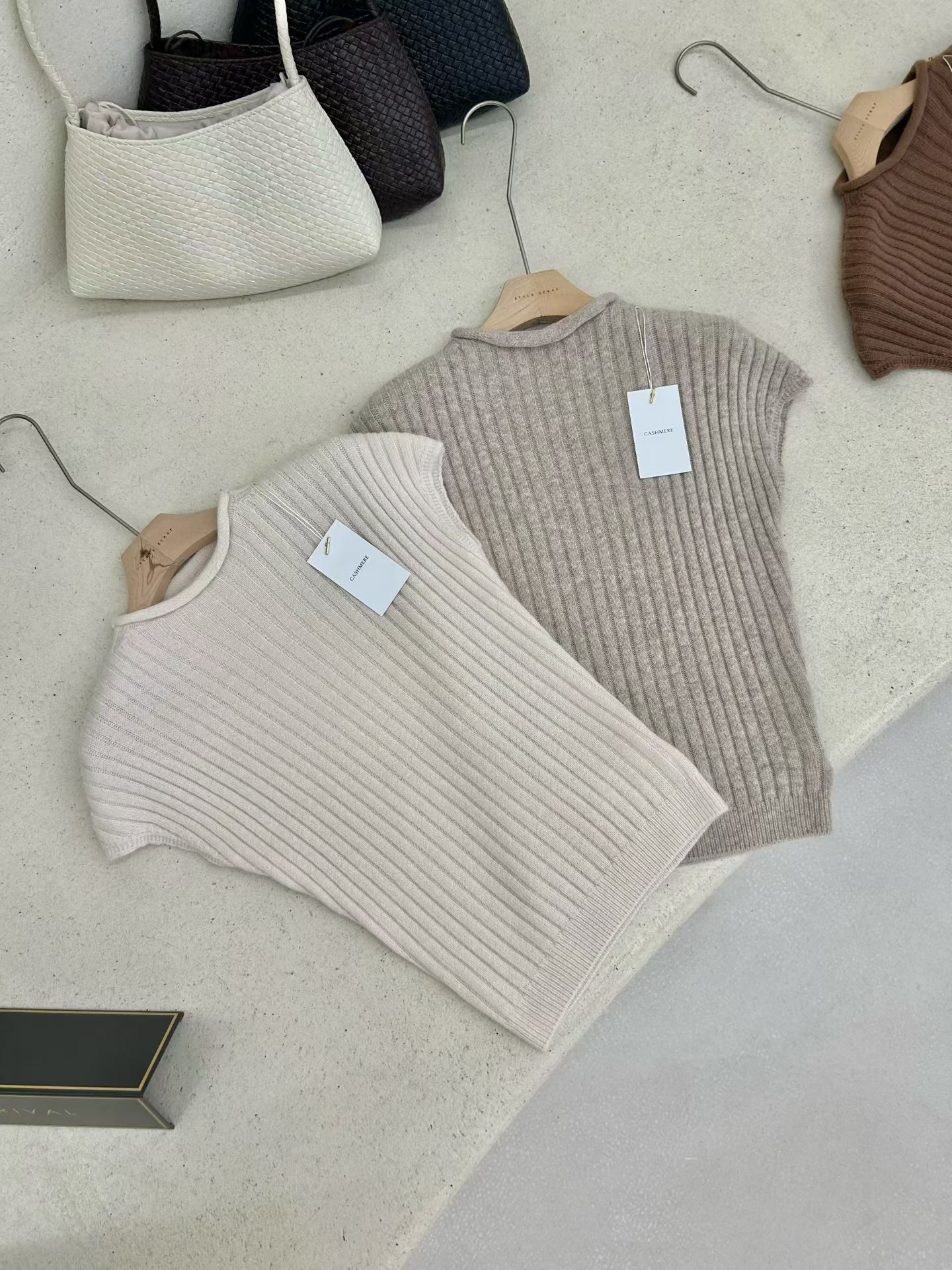 WW26105 Shrink-wrapped Knit