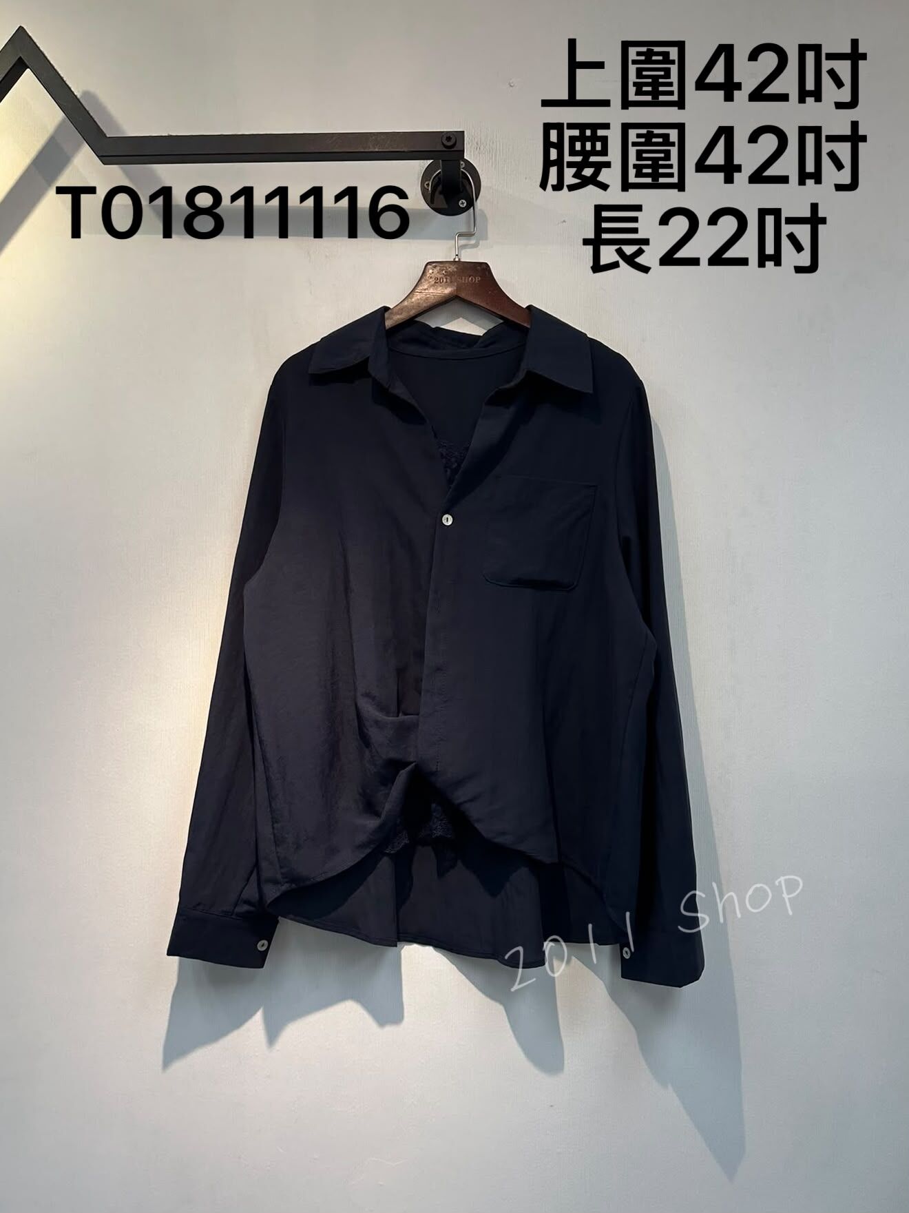 日系簡約純色小口袋恤衫  上圍42吋 腰圍42吋 長22吋  T01811116