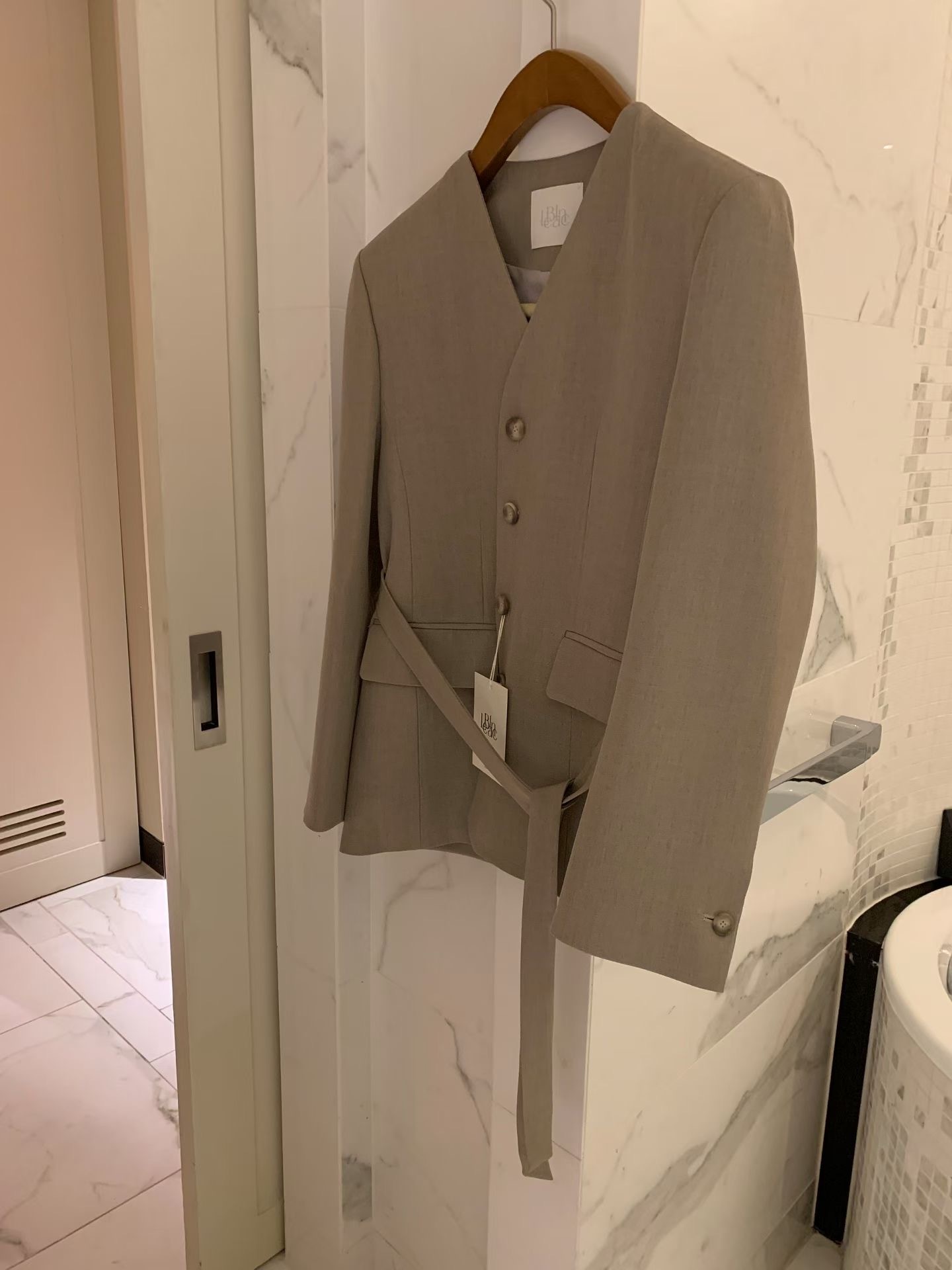 WW26110 Belted Blazer