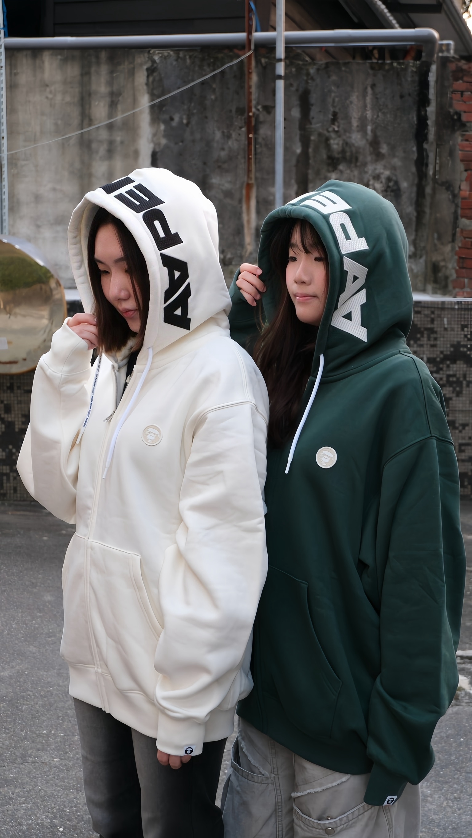 AAPE 26FW 經典膠牌 連帽外套 AAPSWMC358XXR 358 綠/米白/深灰