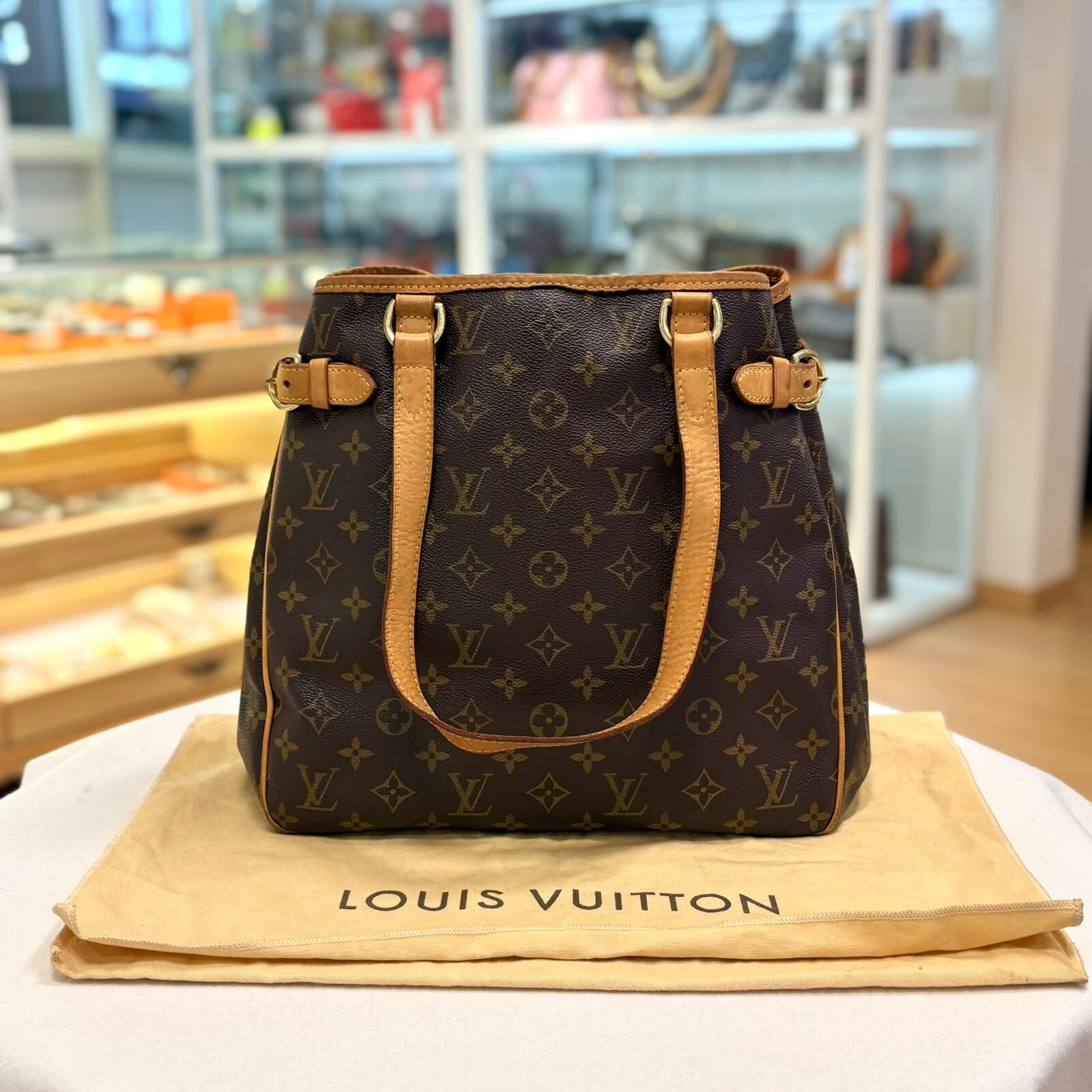 95%NEW USED LV單肩包, M51153 ,啡色帆布老花, Louis Vuitton Monogram Batignolles Vertical, #香榭站正品