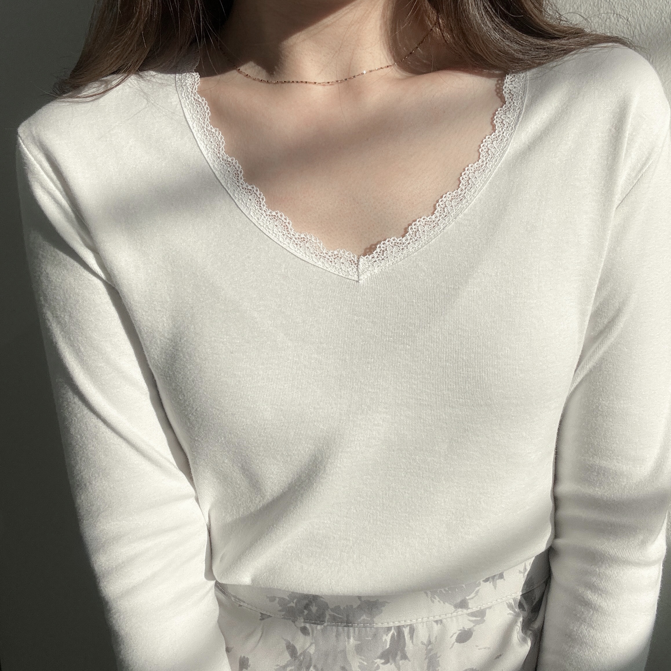 V領中䄂lace top