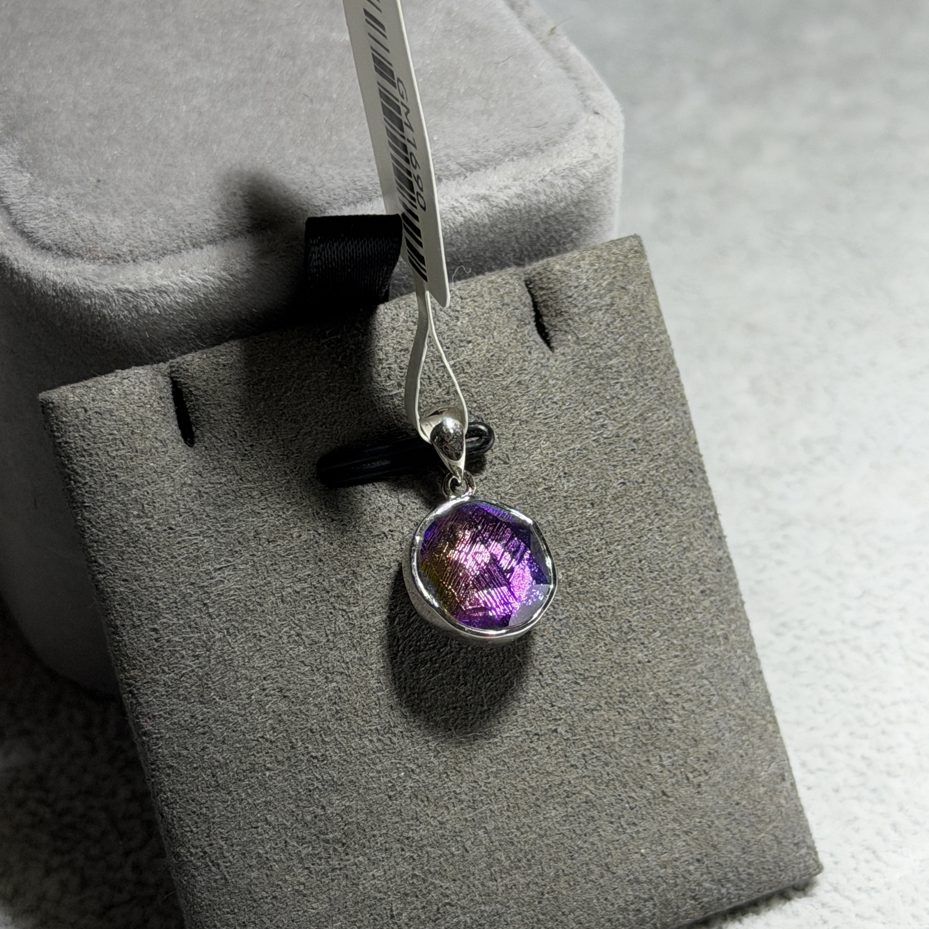 Muonionalusta Iron Meteorite Pendant 10mm GM1690