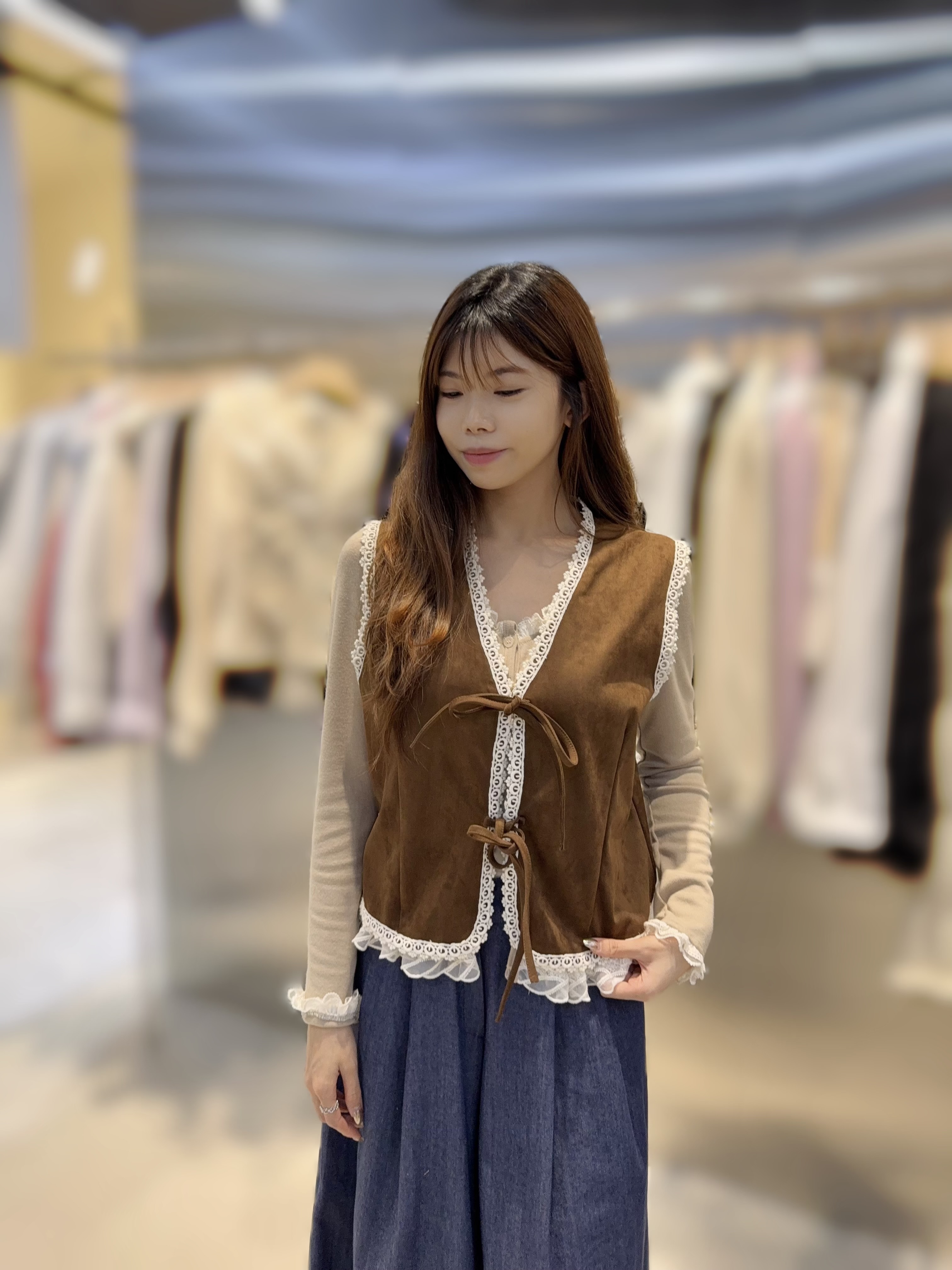 AE33  背心  胸40 長19 $489