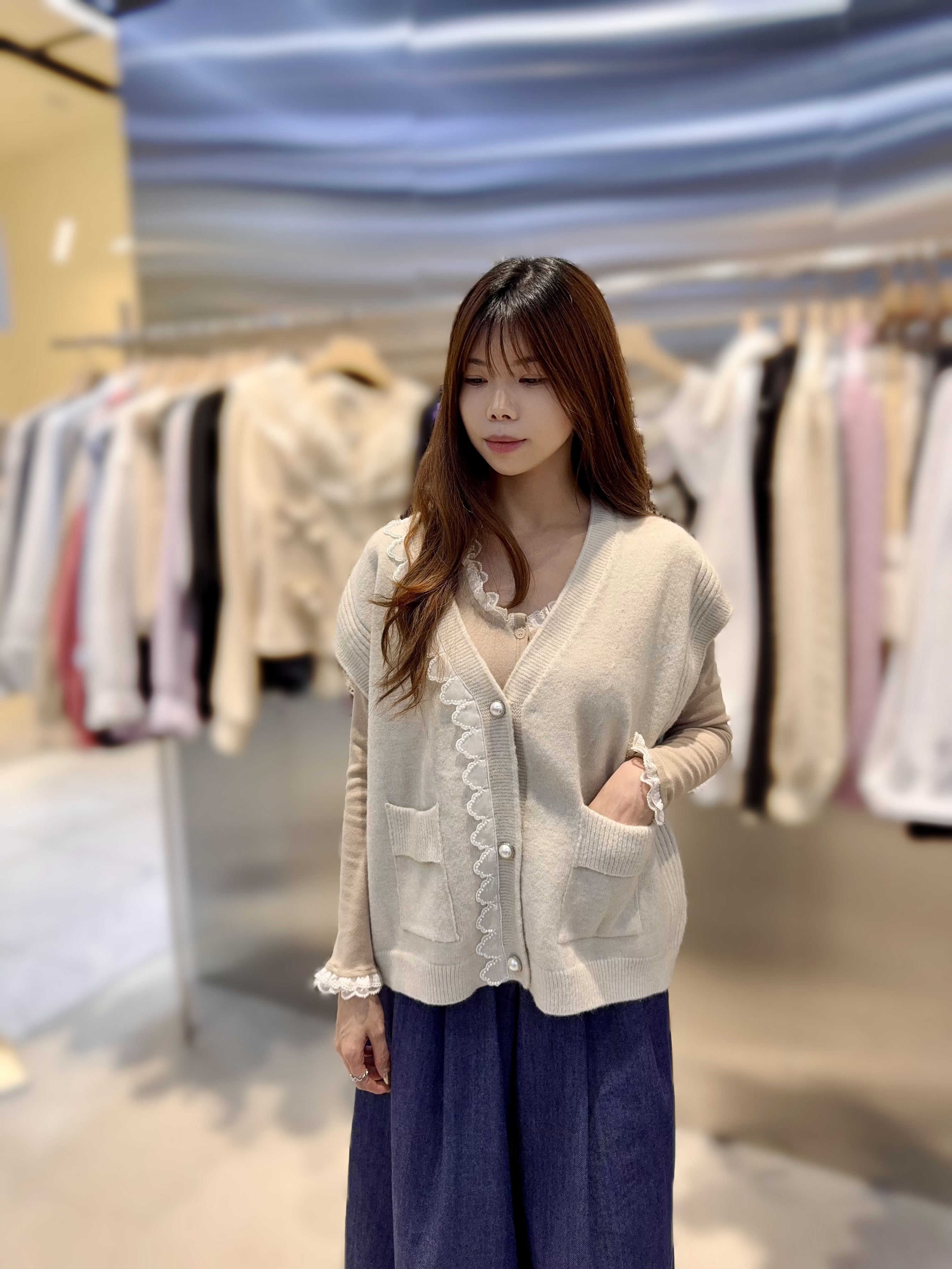 AE24   背心 胸51 長22 $519