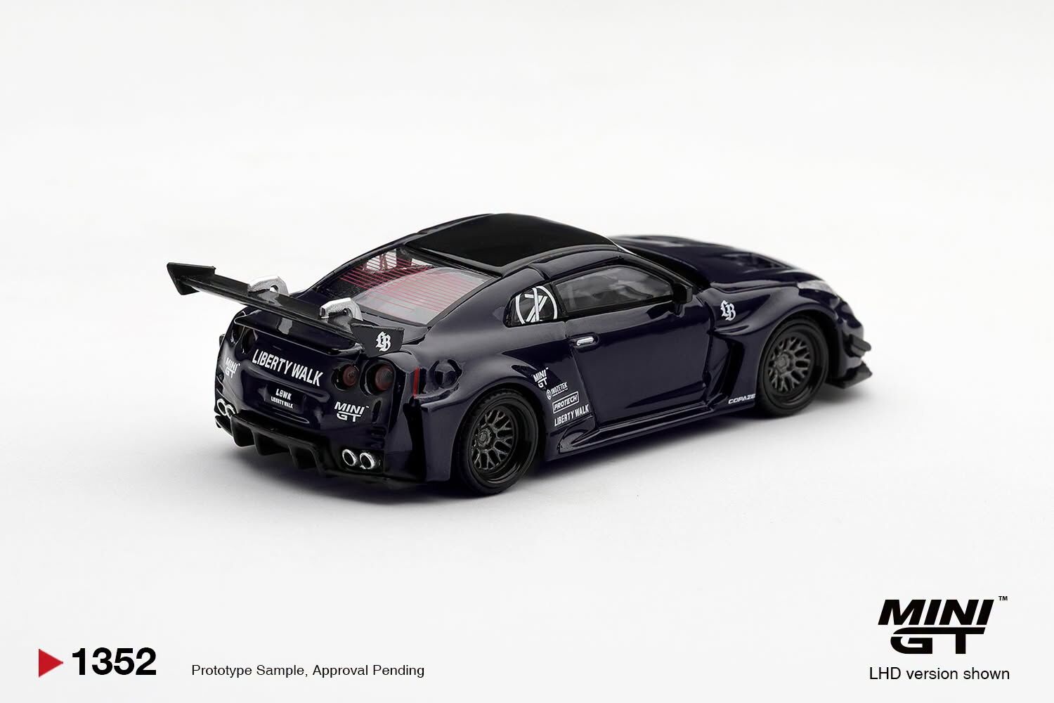 [Pre order] Mini GT #1352 LB-Silhouette WORKS GT NISSAN 35GT-RR Ver.2 INOZETEK Edition