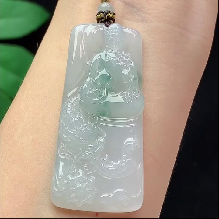 104335 翡翠冰種飄花御龍觀音