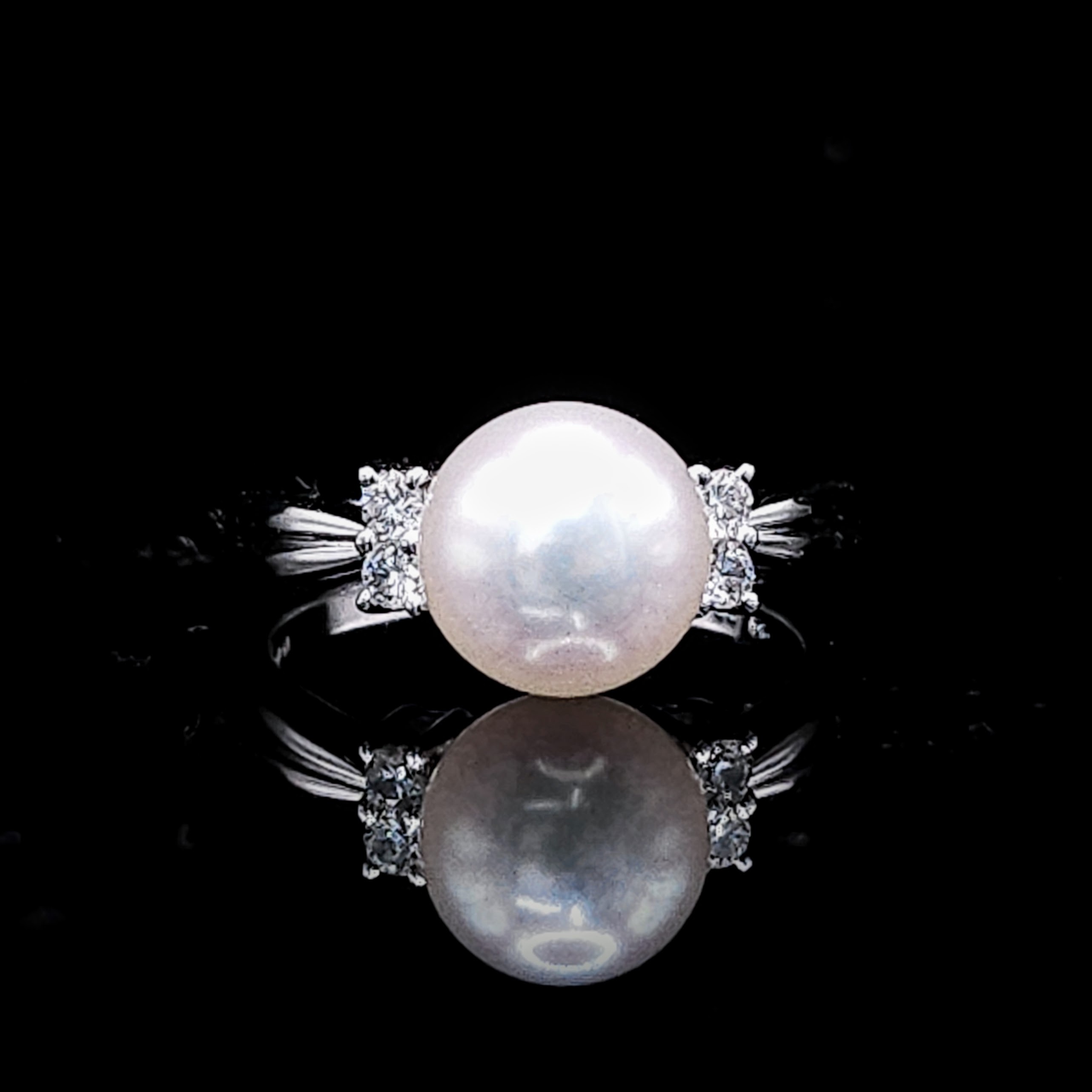 18K White Gold 0.10ct Diamond and Pearl Ring