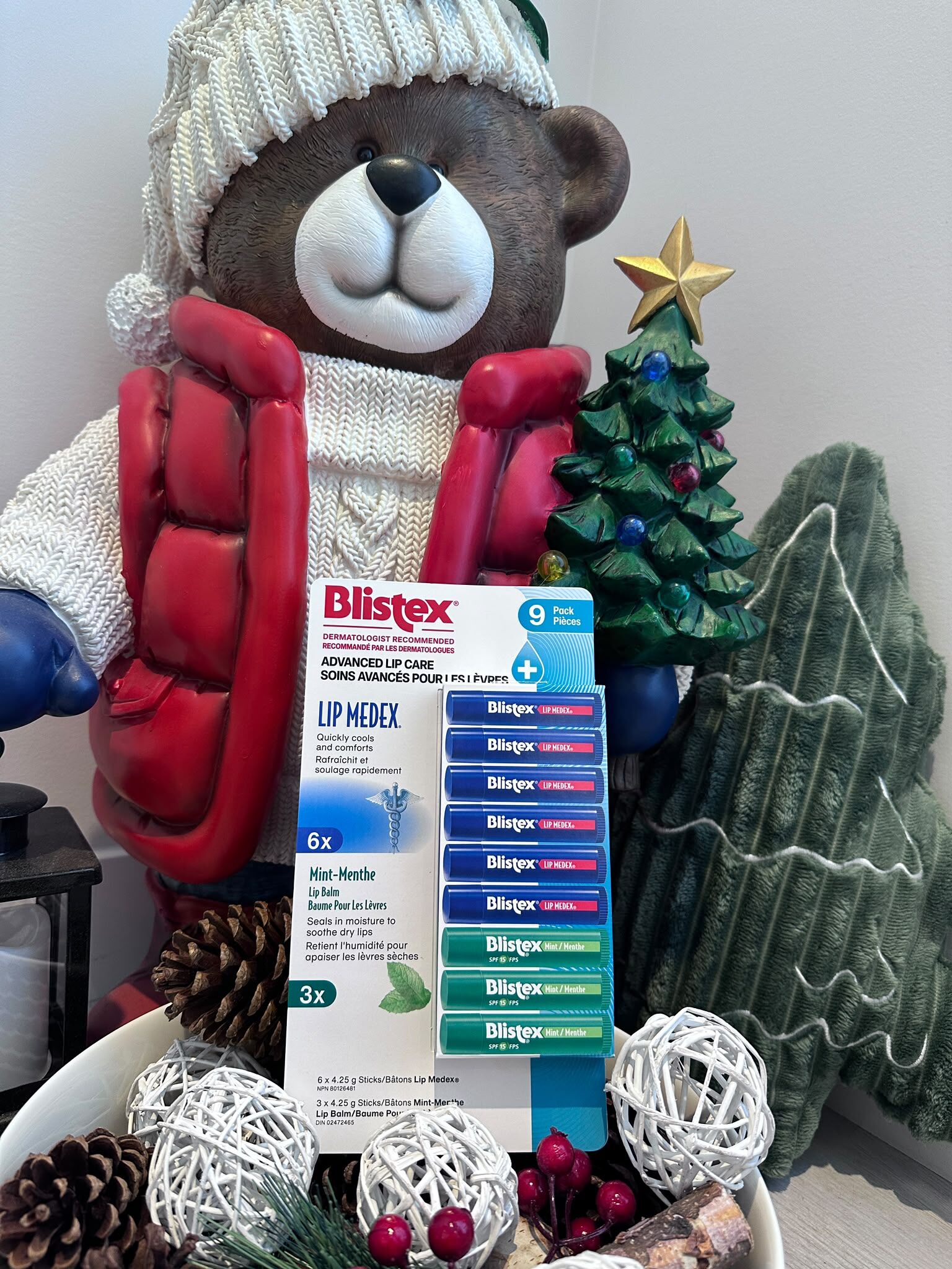 WT30 Blistex 高級潤唇膏4.25g x9支  **到期日﹕約 2027/10 (特價貨品購買至10月19日晚上11:59)