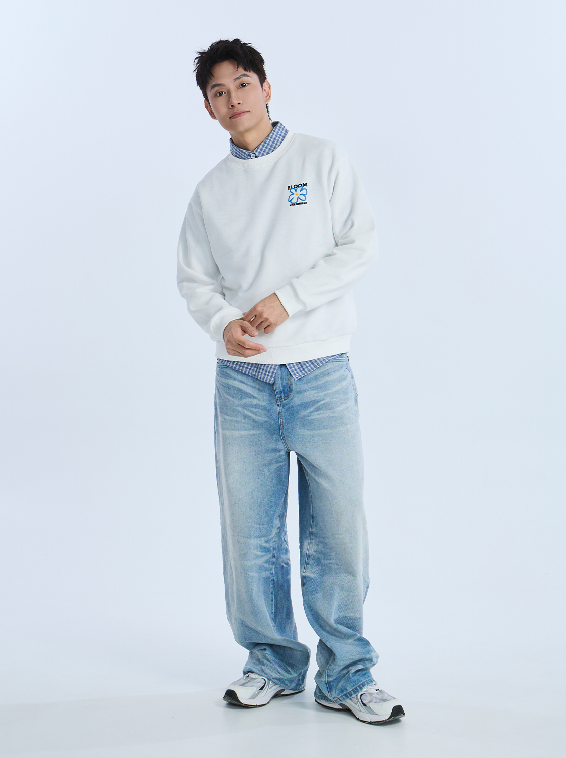 【任2件999】花朵字母印花大學TEE