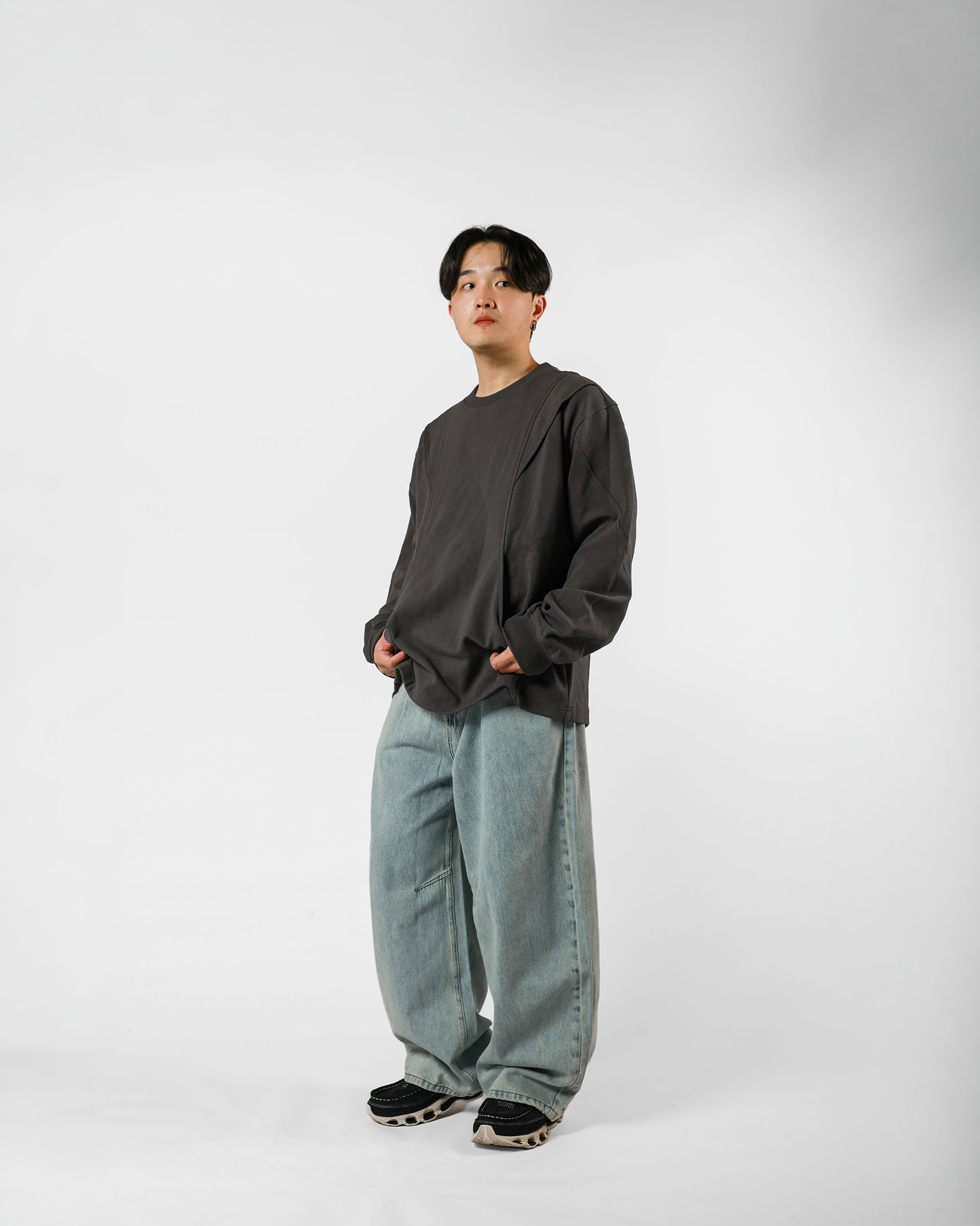 "拍攝品出清" 立體剪接寬長袖