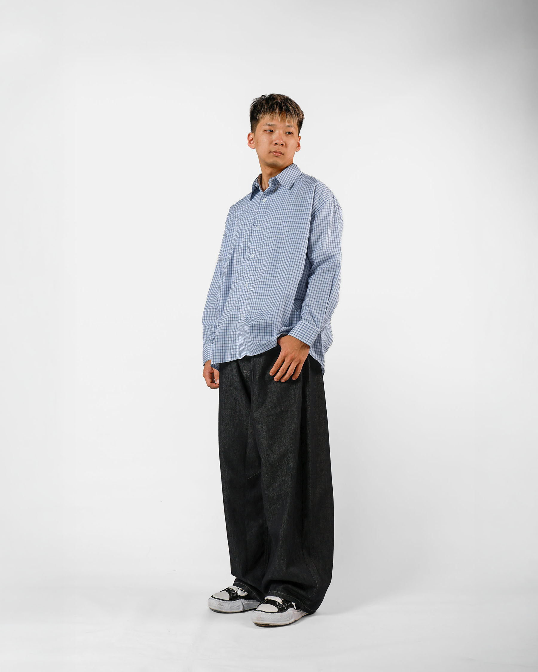 "拍攝品出清" 小格紋落肩寬襯衫 兩色