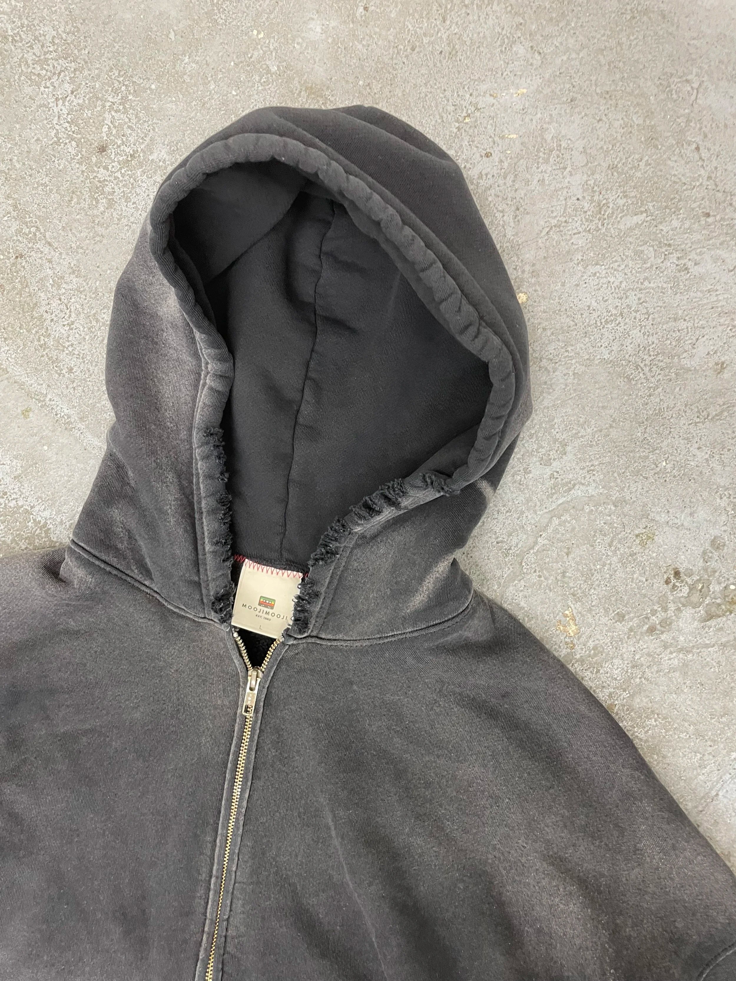 MOOJIMOOJI - OVERSIZE CROP ZIP-UP HOODIE - AGED BLACK