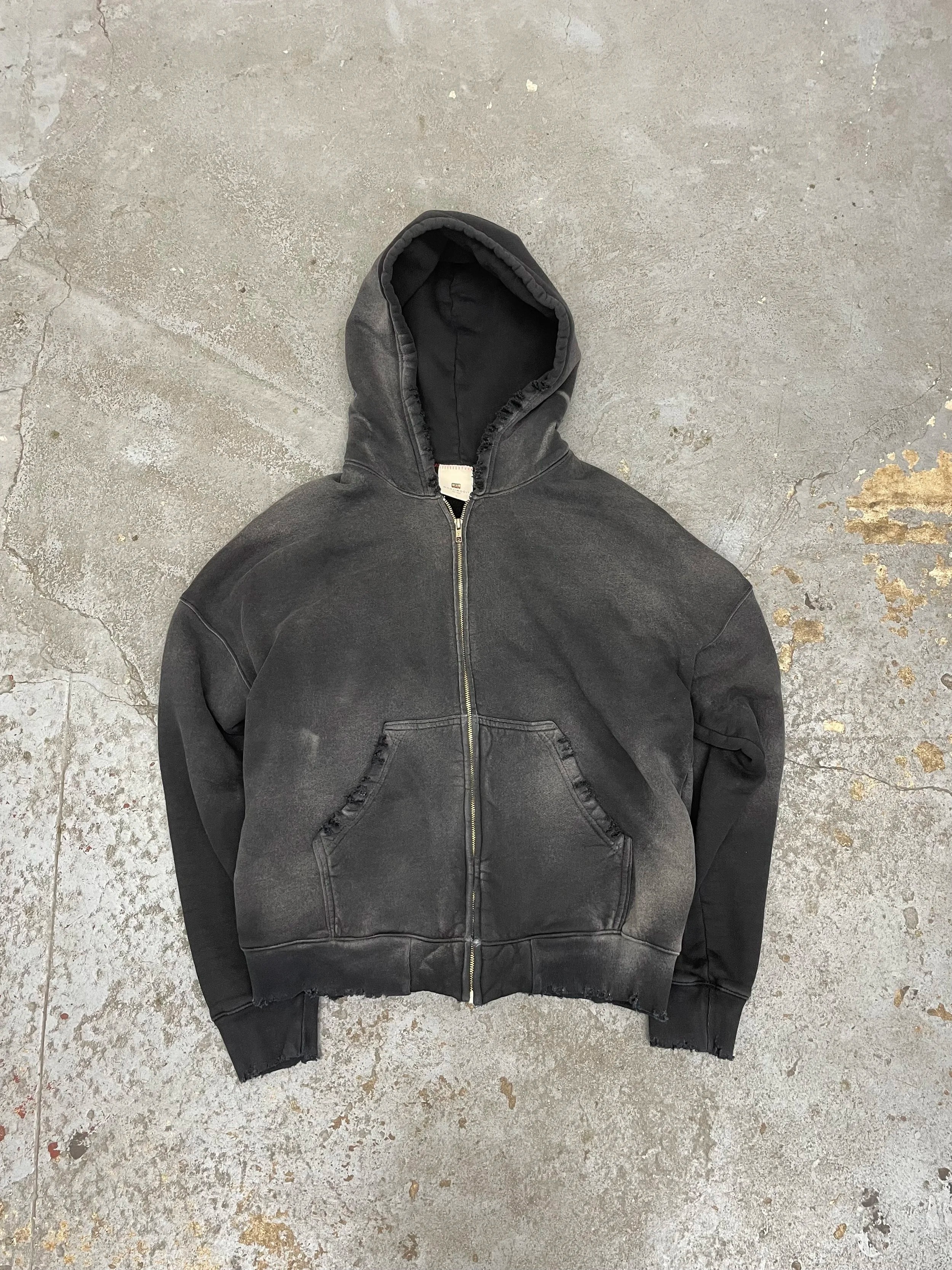 MOOJIMOOJI - OVERSIZE CROP ZIP-UP HOODIE - AGED BLACK