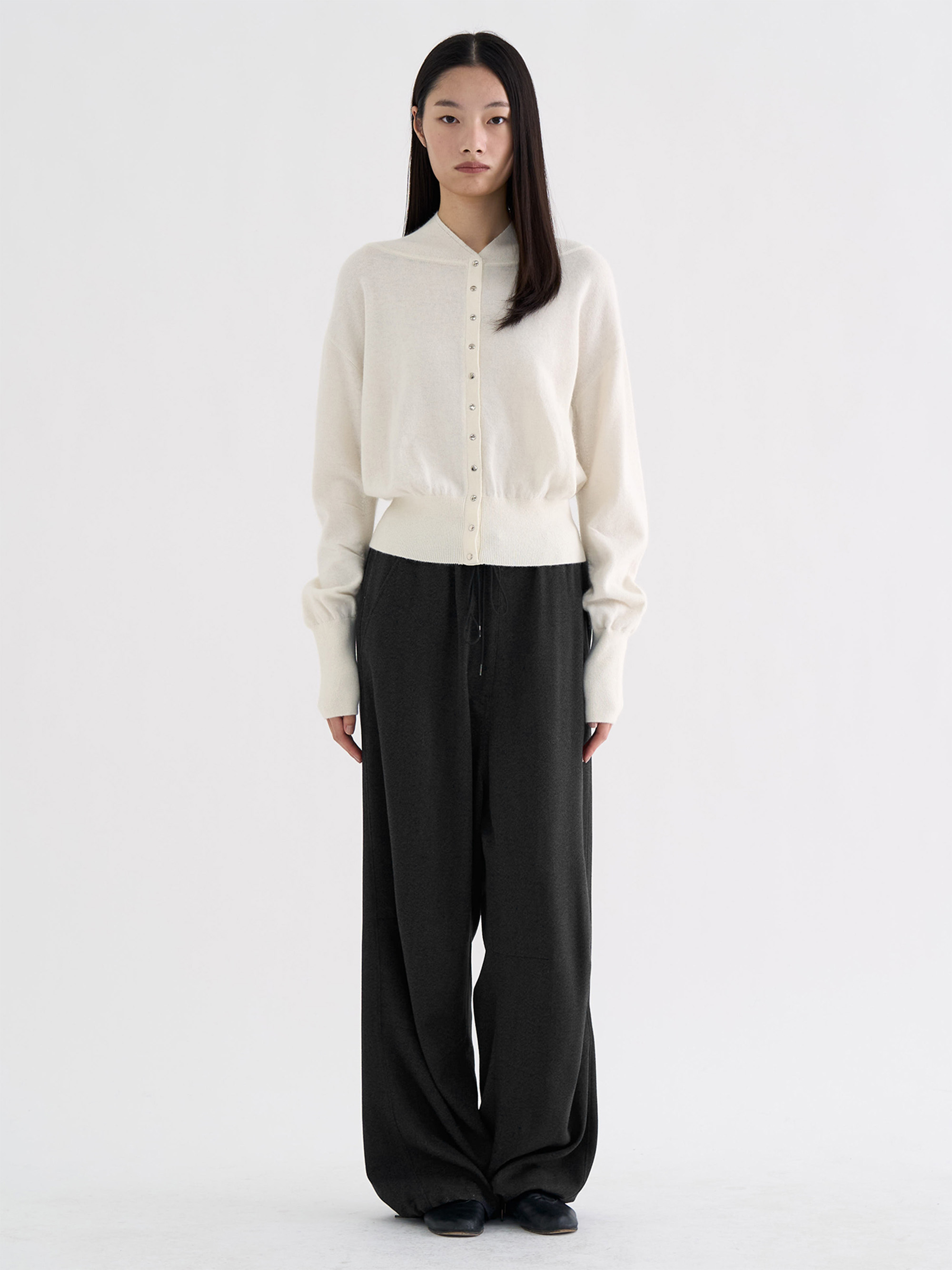 ANGGAE SAGGY PANTS 長褲