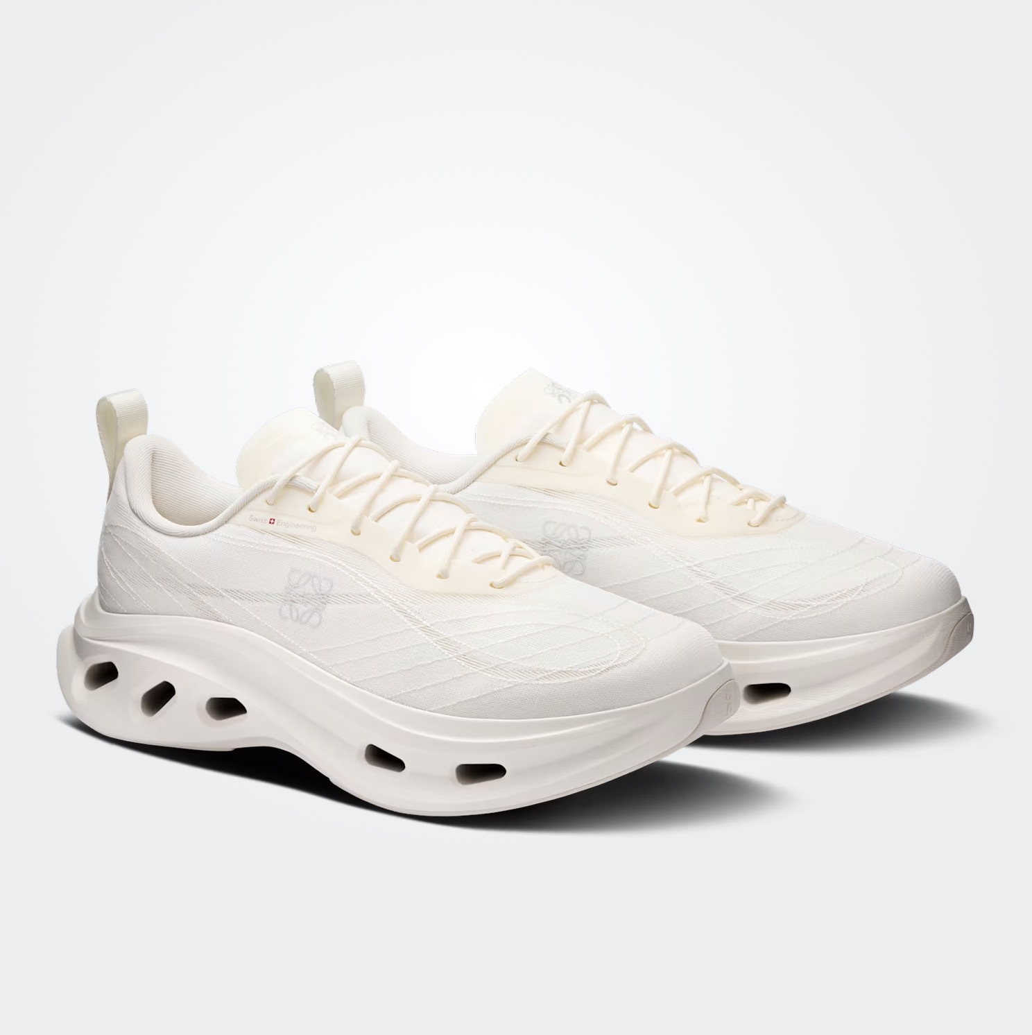 【Luxury】On Running x LOEWE 聯名男鞋 Cloudtilt Cosmic 厚底氣墊慢跑鞋 CloudTec Phase™ 緩震科技 Helion™ 泡棉中底 輕量健走鞋 潮流休閒鞋 精品聯名鞋款