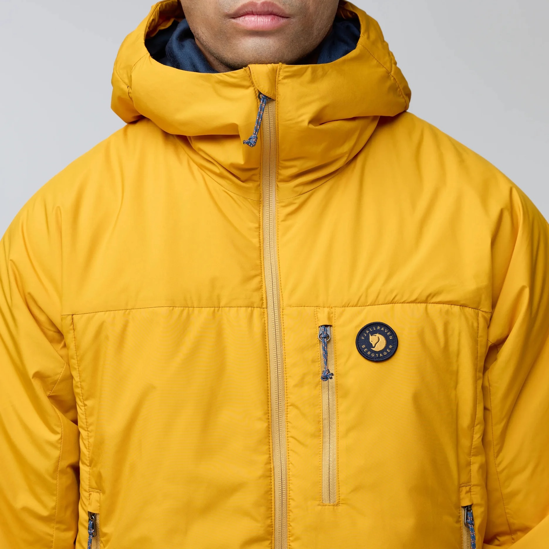 Fjallraven 北極狐 小狐狸 Bergtagen 60 Insulation 夾克 男 F12500165-662-550 深森綠/黑 [HappyOutdoor]