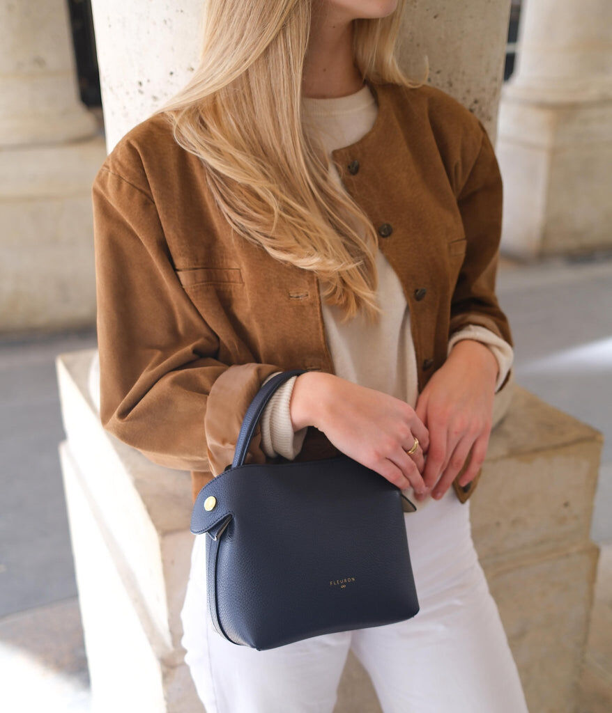 1FL1018-045 [FLEURON] Mini Swann Bleu Marine #MAF04VG3923NBU (EU)
