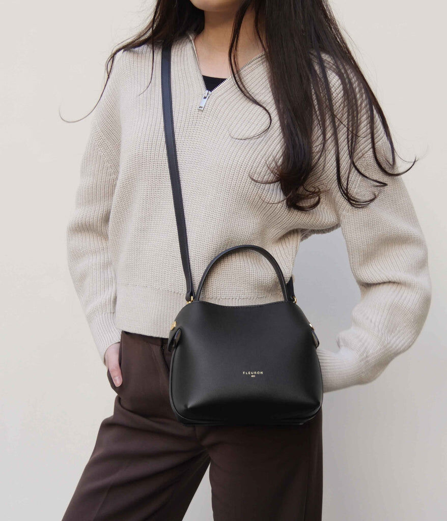 1FL1018-051 [FLEURON] Mini Swann Noir Lisse #MAF04VL0303BLK (EU)